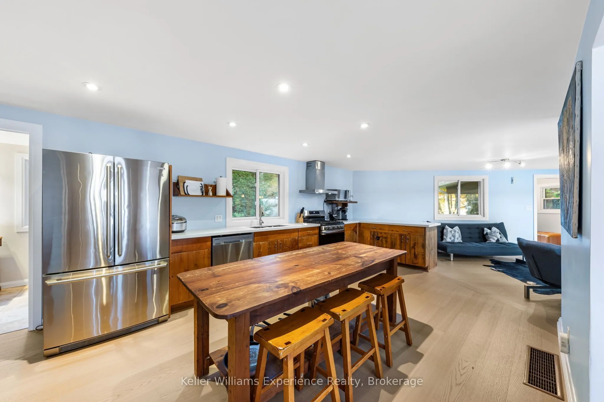 21 Lakeview Crescent