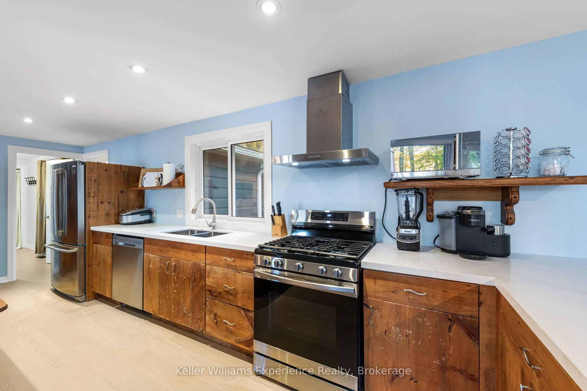 21 Lakeview Crescent