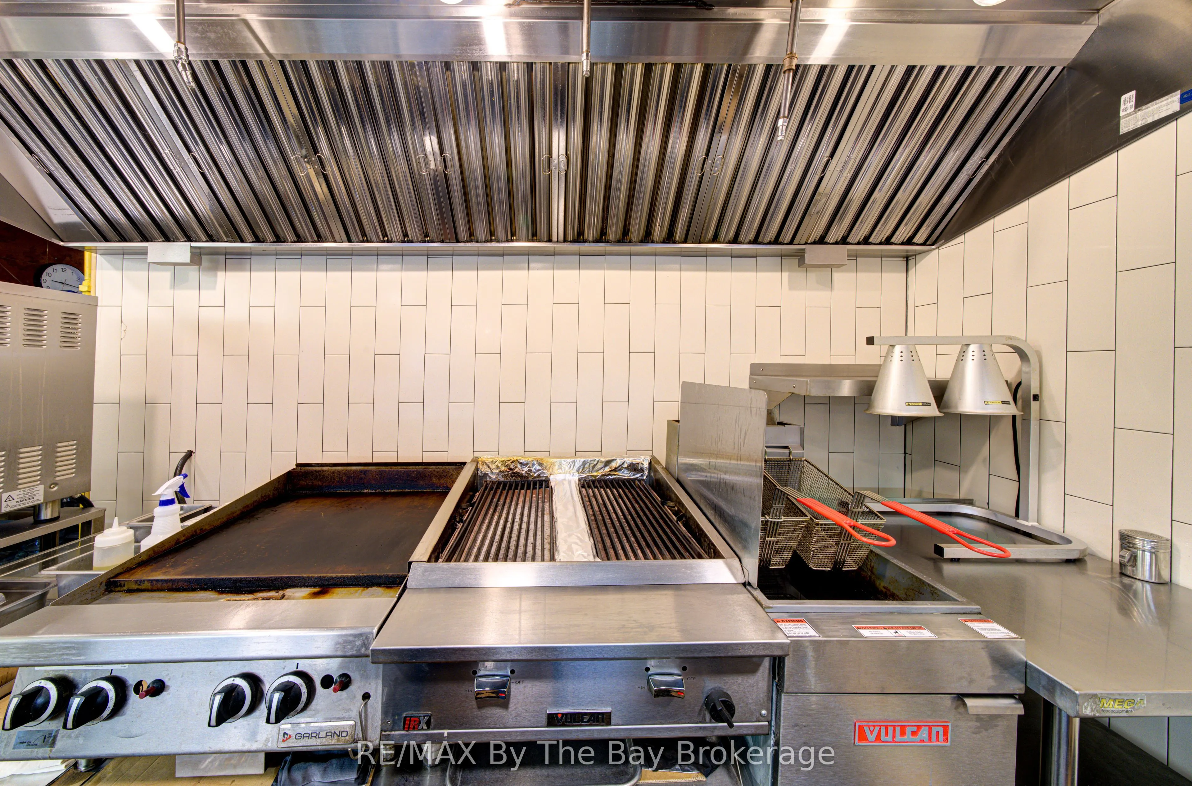 56 Yonge Street S
