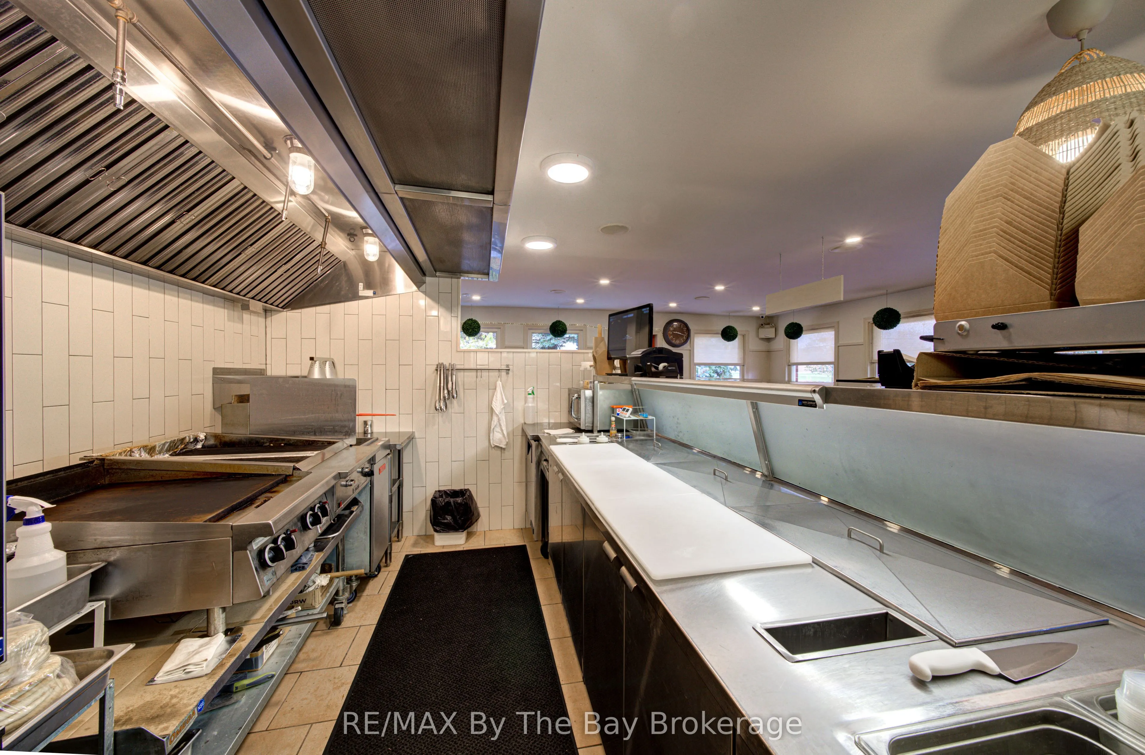 56 Yonge Street S