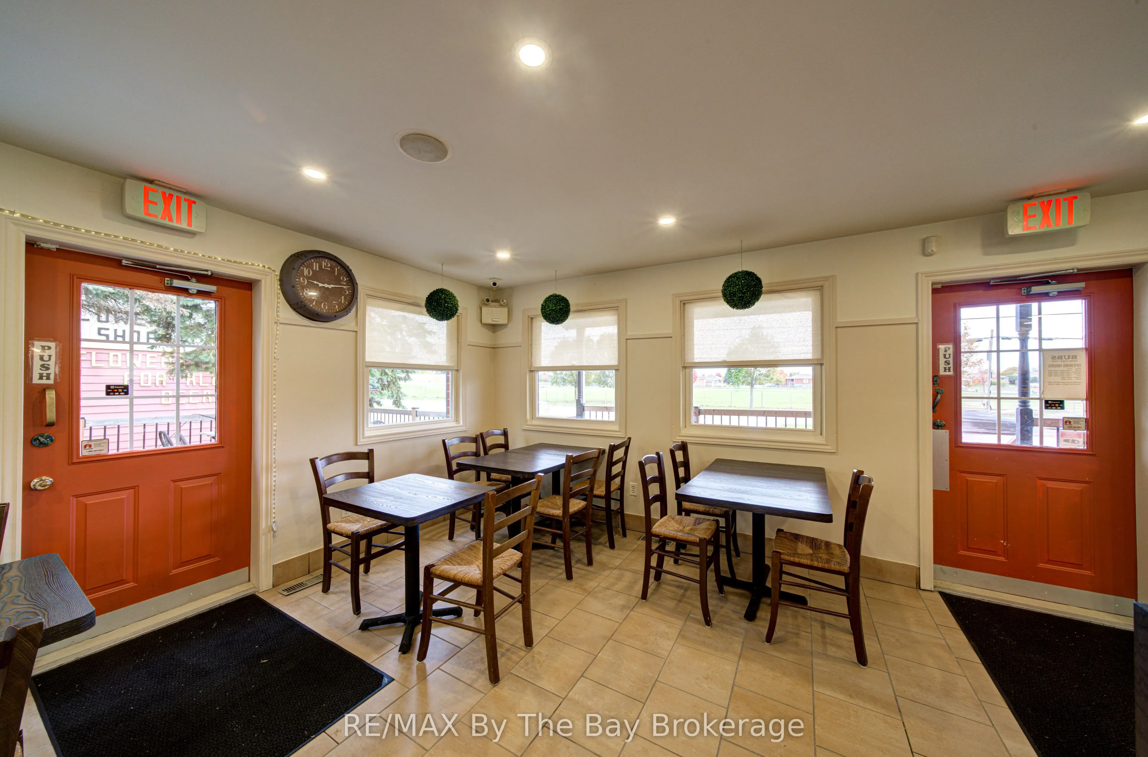 56 Yonge Street S