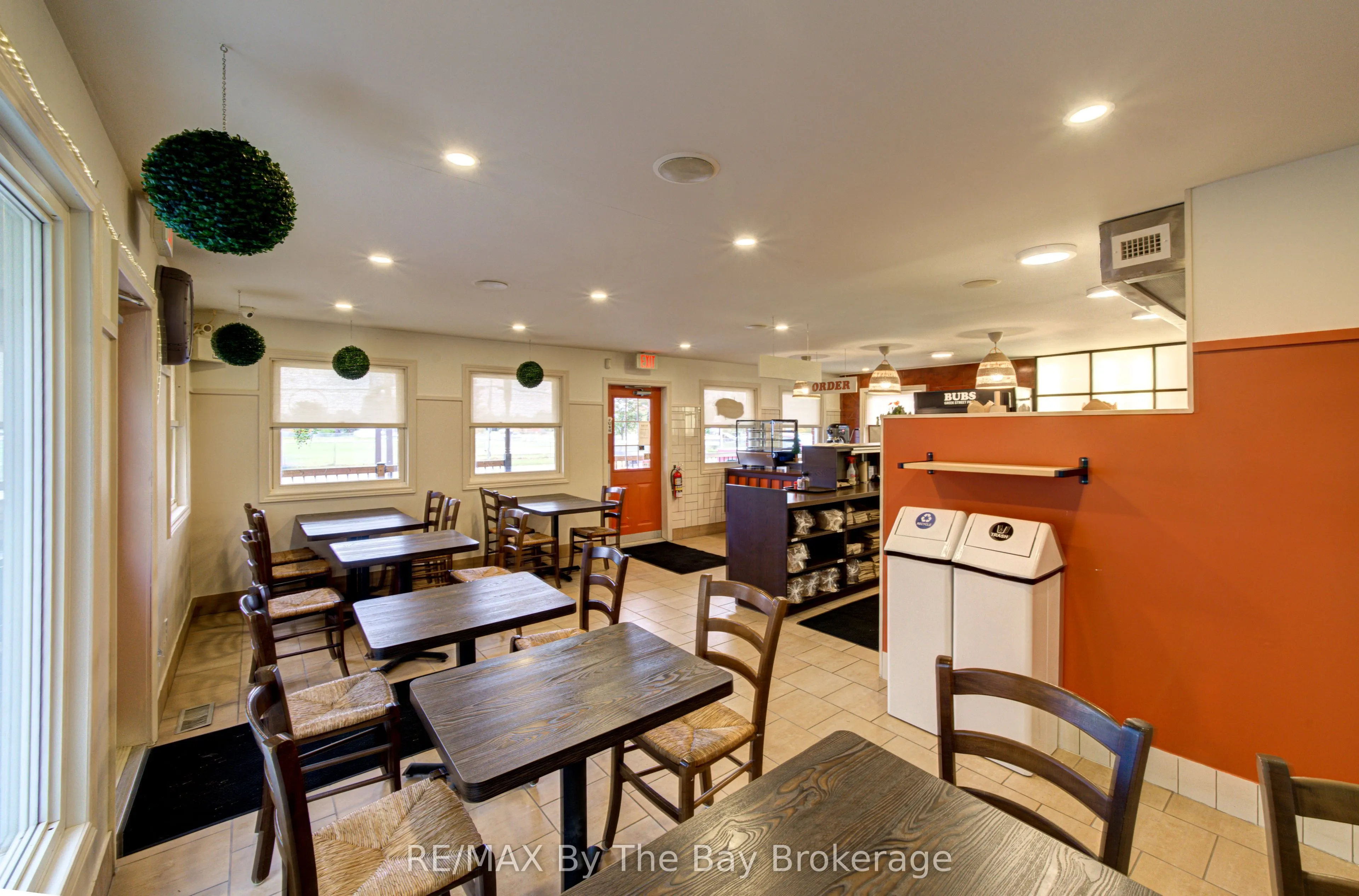 56 Yonge Street S