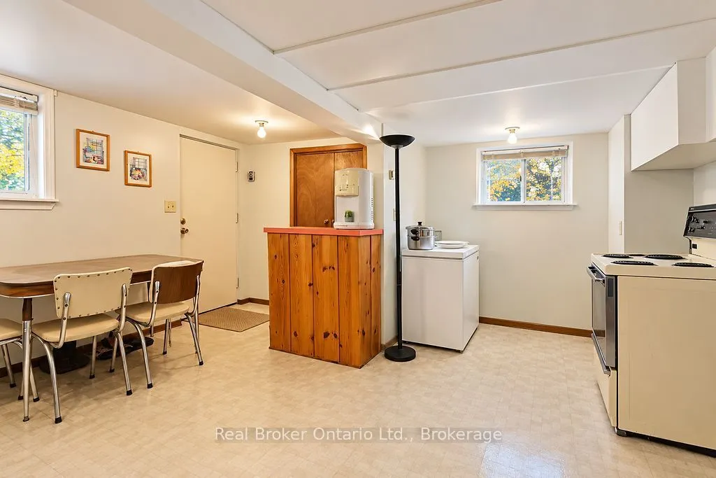 38 Deanlea Boulevard