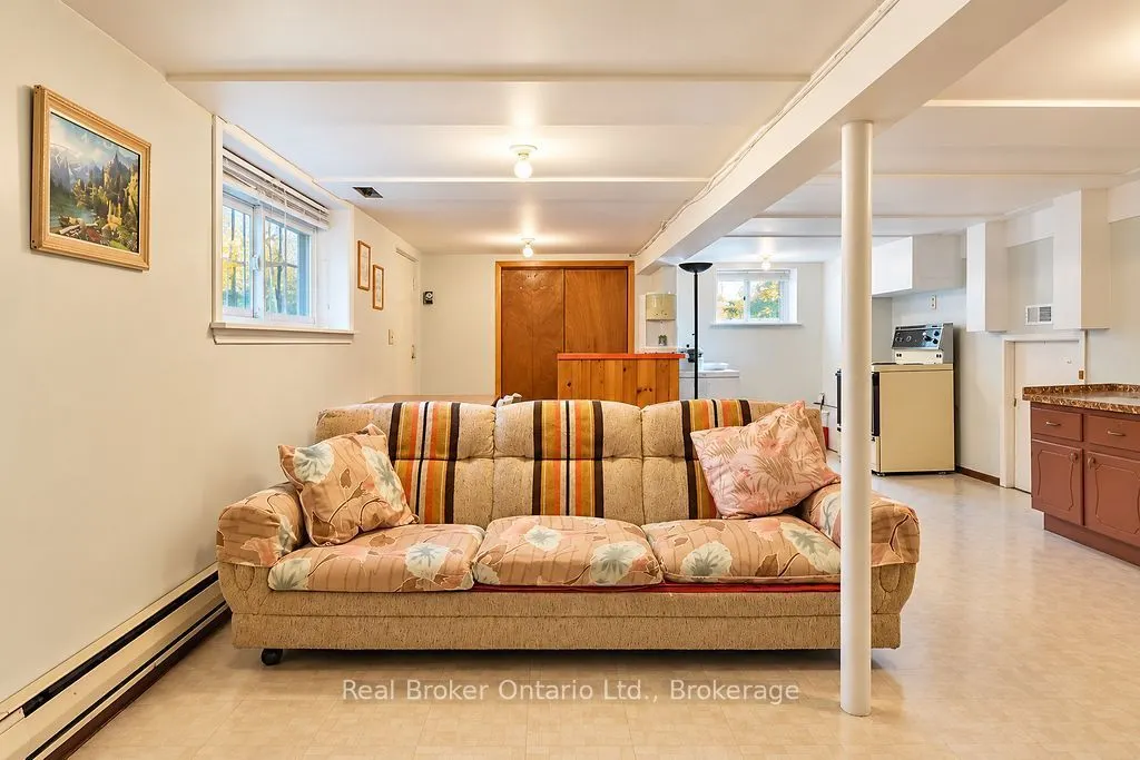 38 Deanlea Boulevard