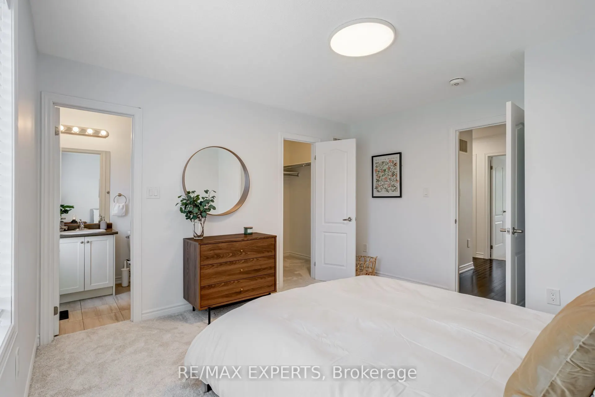 19 Cygnus Crescent