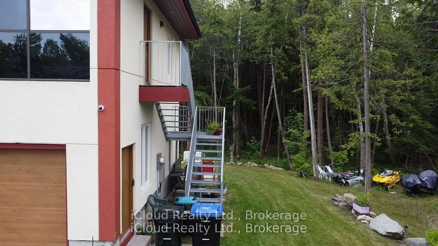 2216 Champlain Road