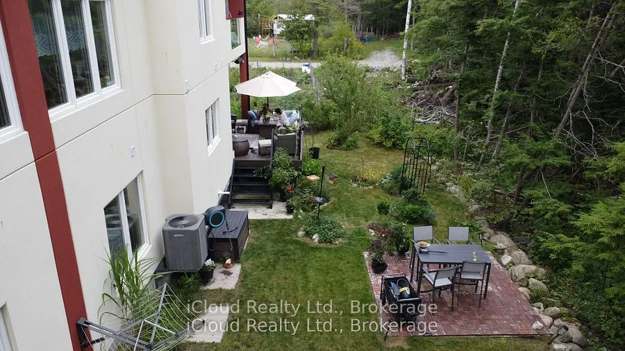 2216 Champlain Road