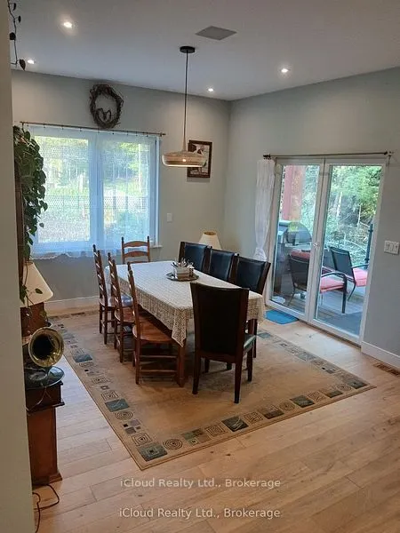 2216 Champlain Road