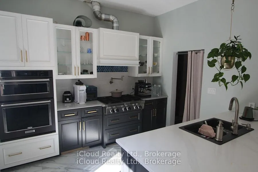 2216 Champlain Road