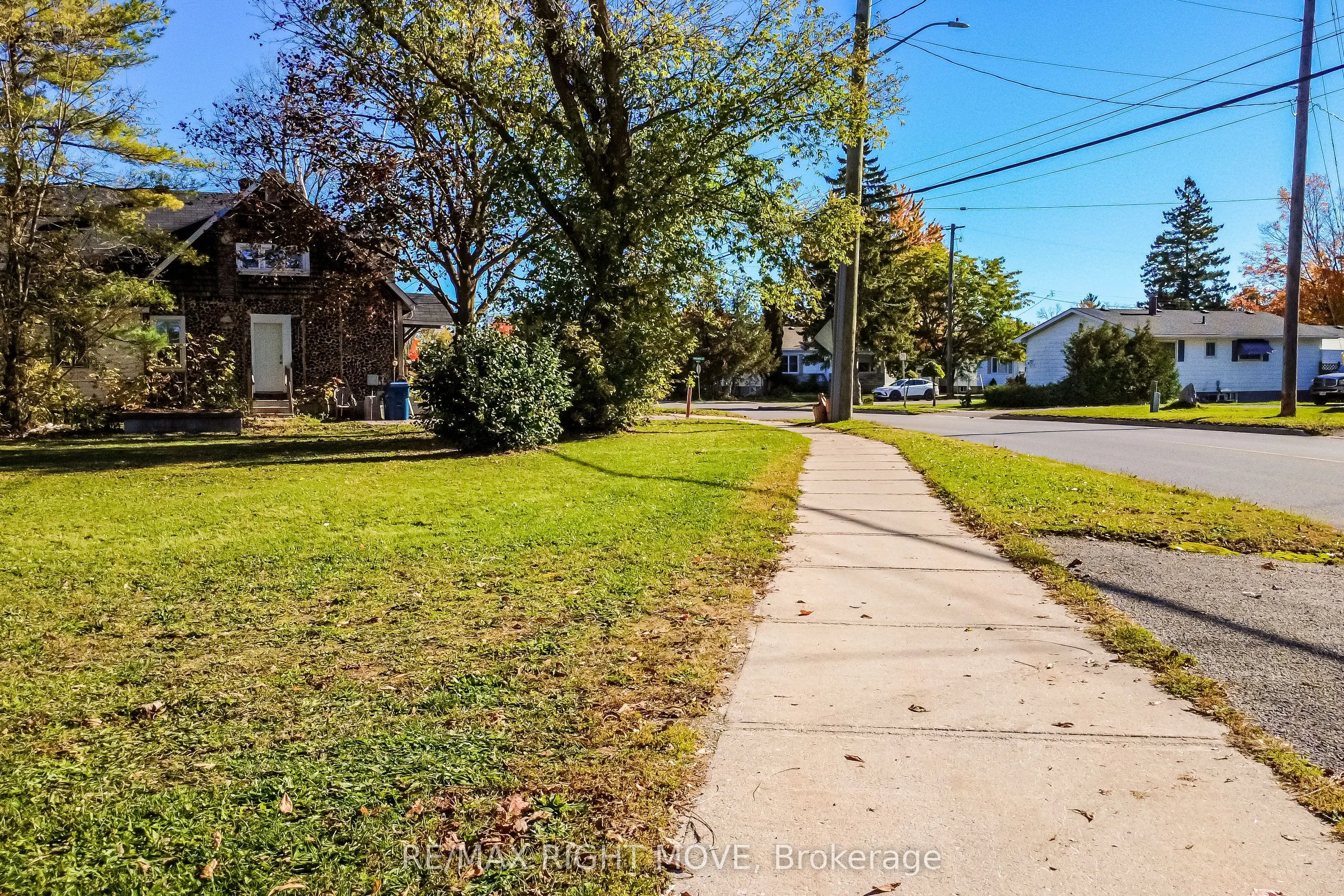 00110 James Street E