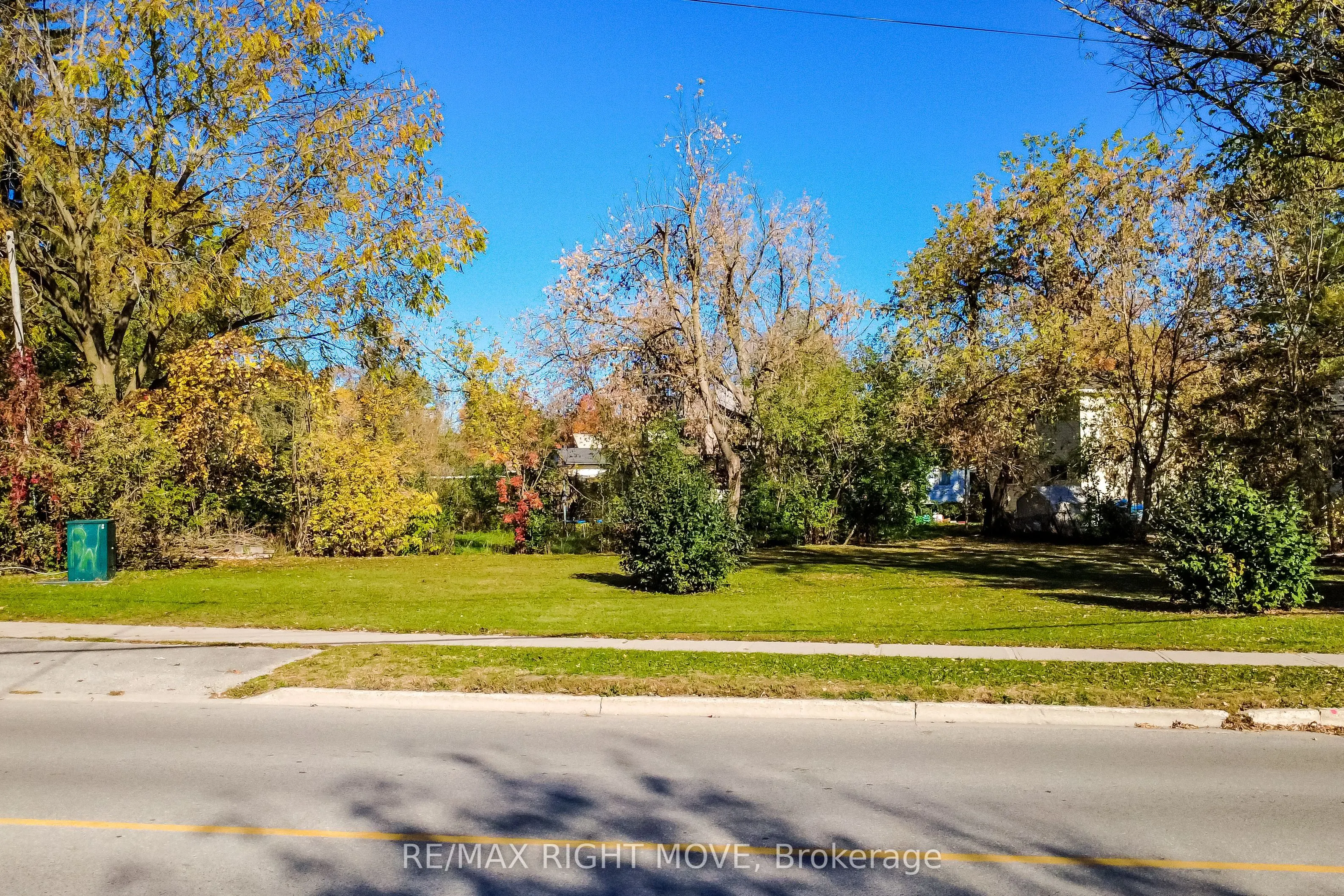00110 James Street E