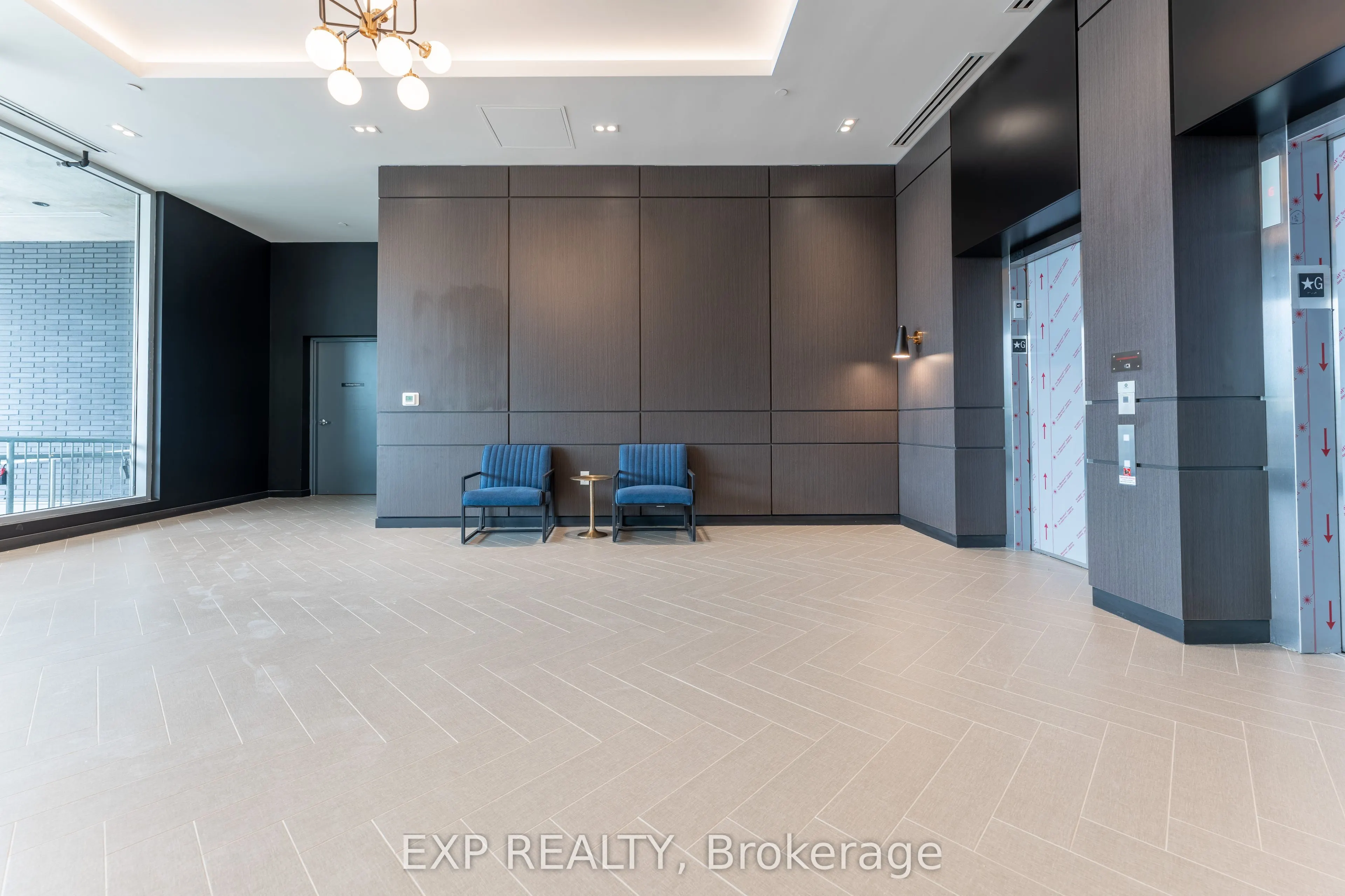 430 Essa Road #406