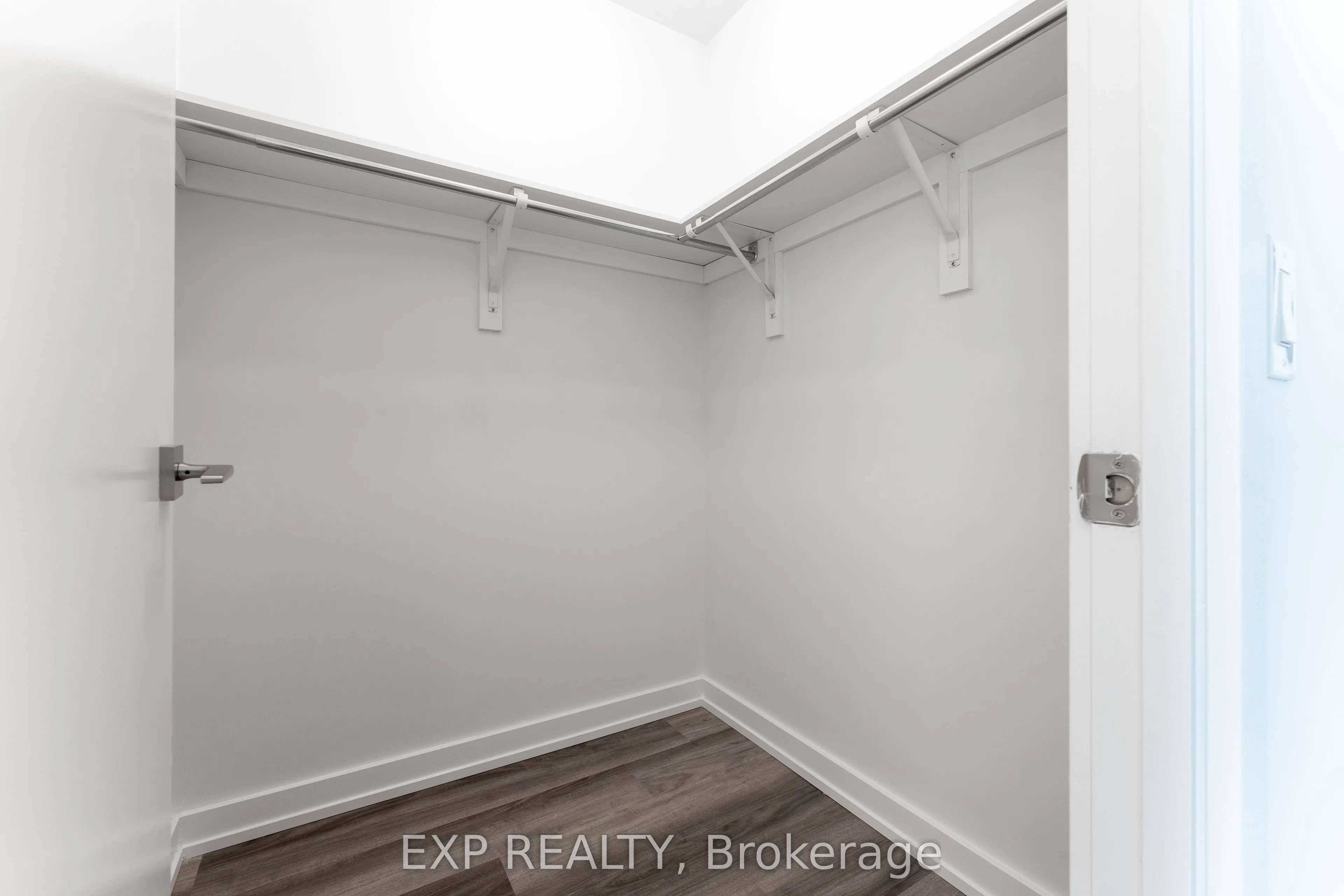 430 Essa Road #406