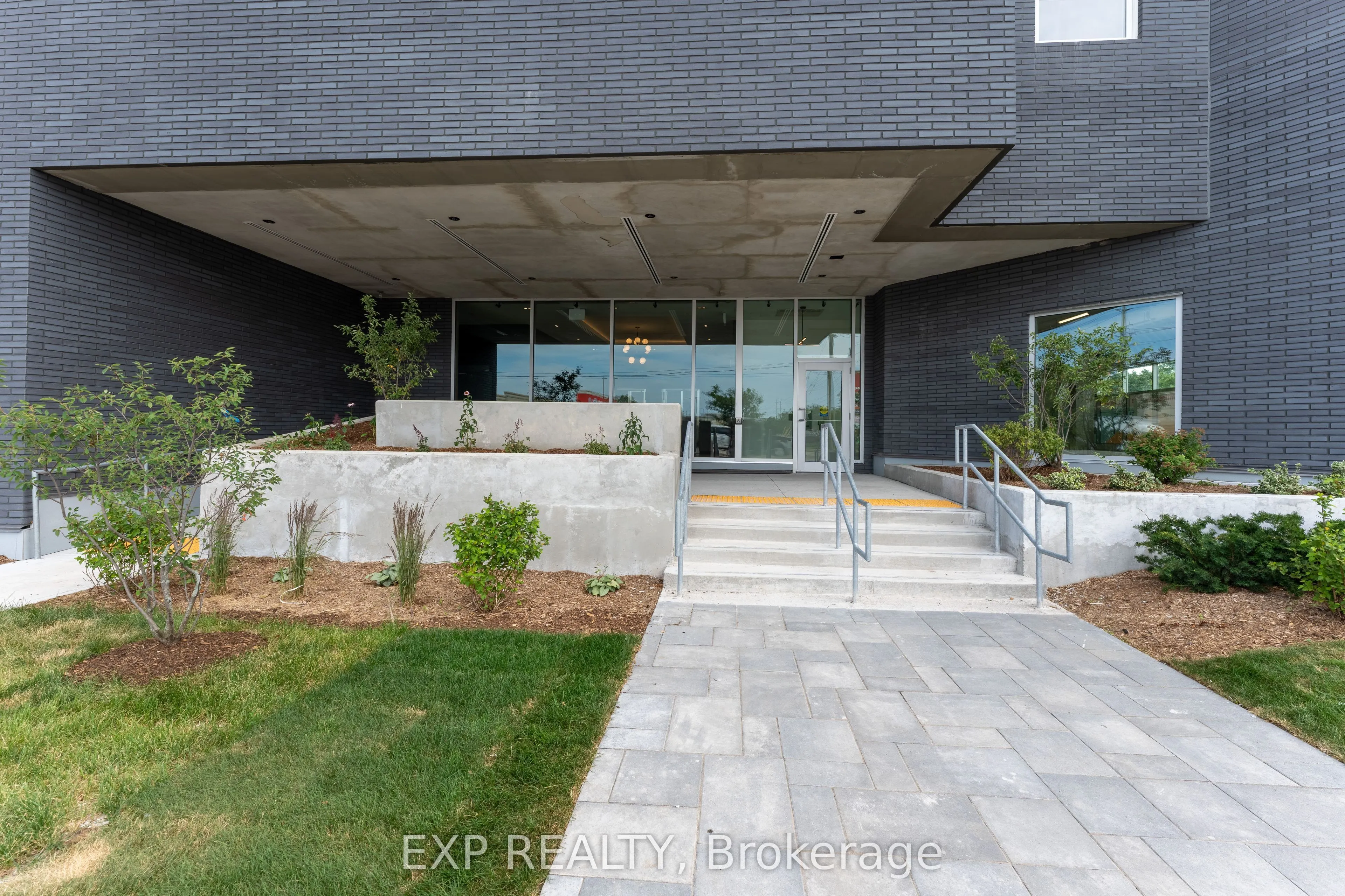 430 Essa Road #406