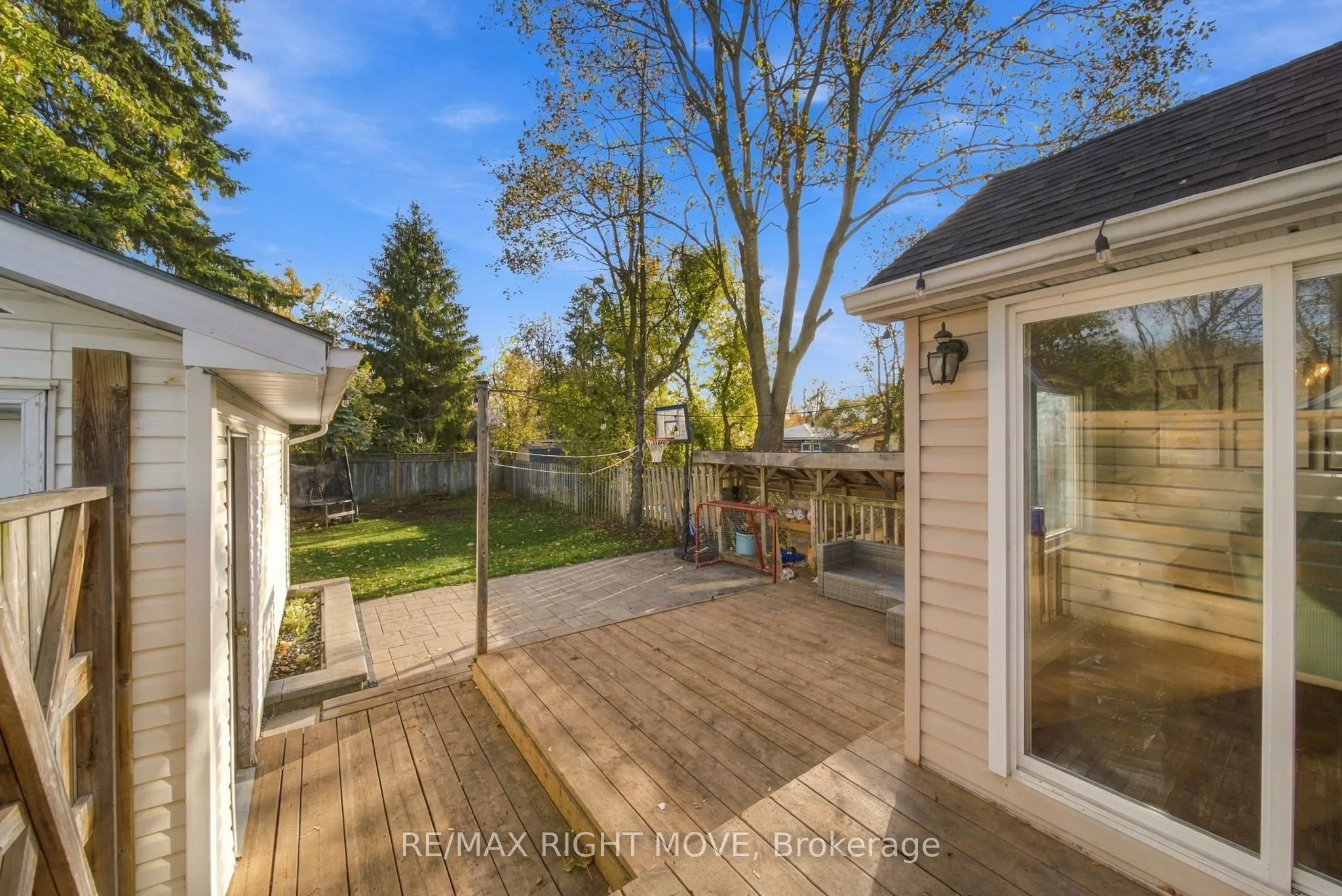 94 Westmount Drive N