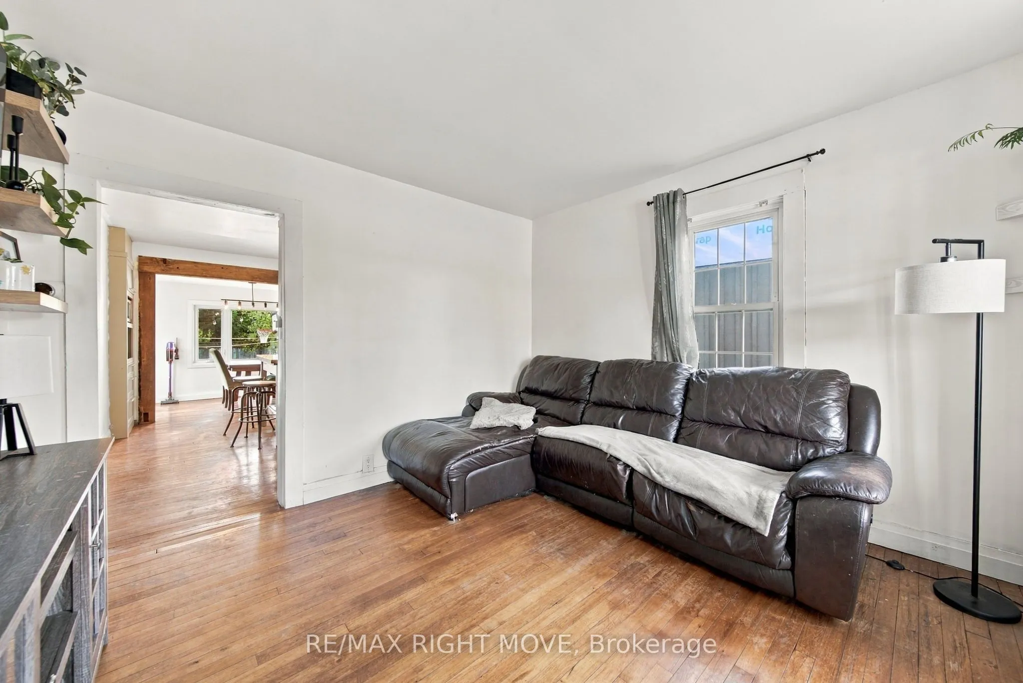 94 Westmount Drive N
