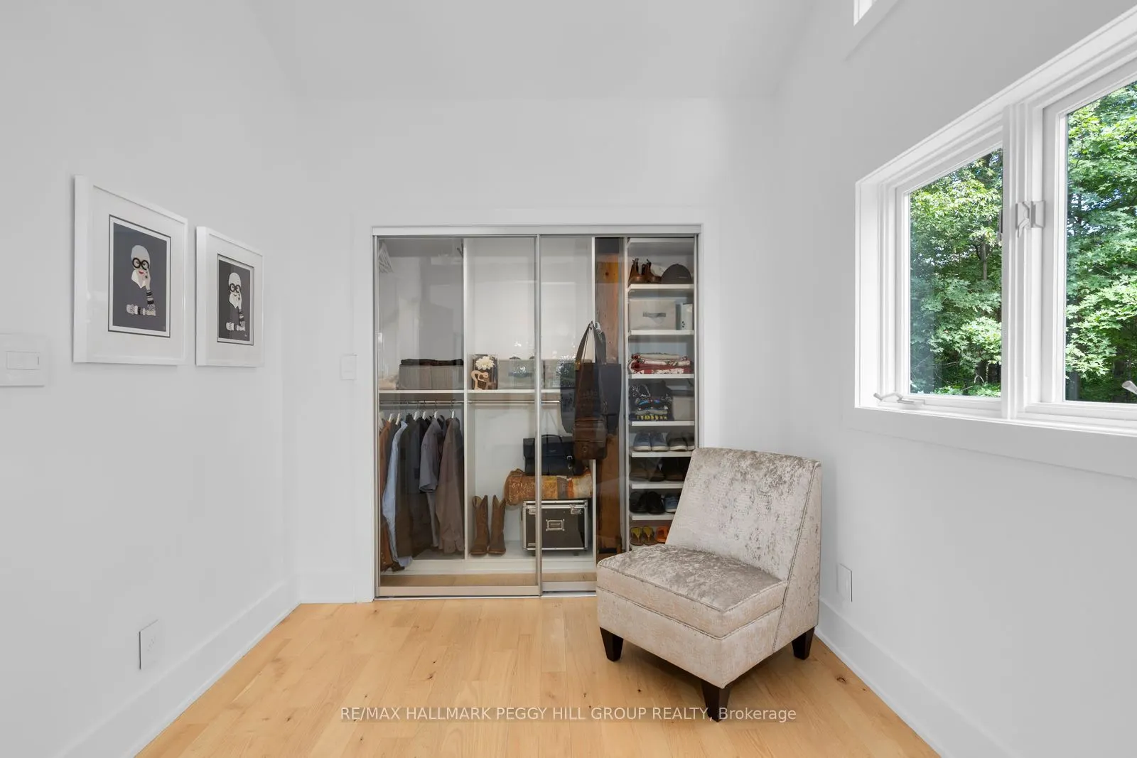 11 Crestwood Drive