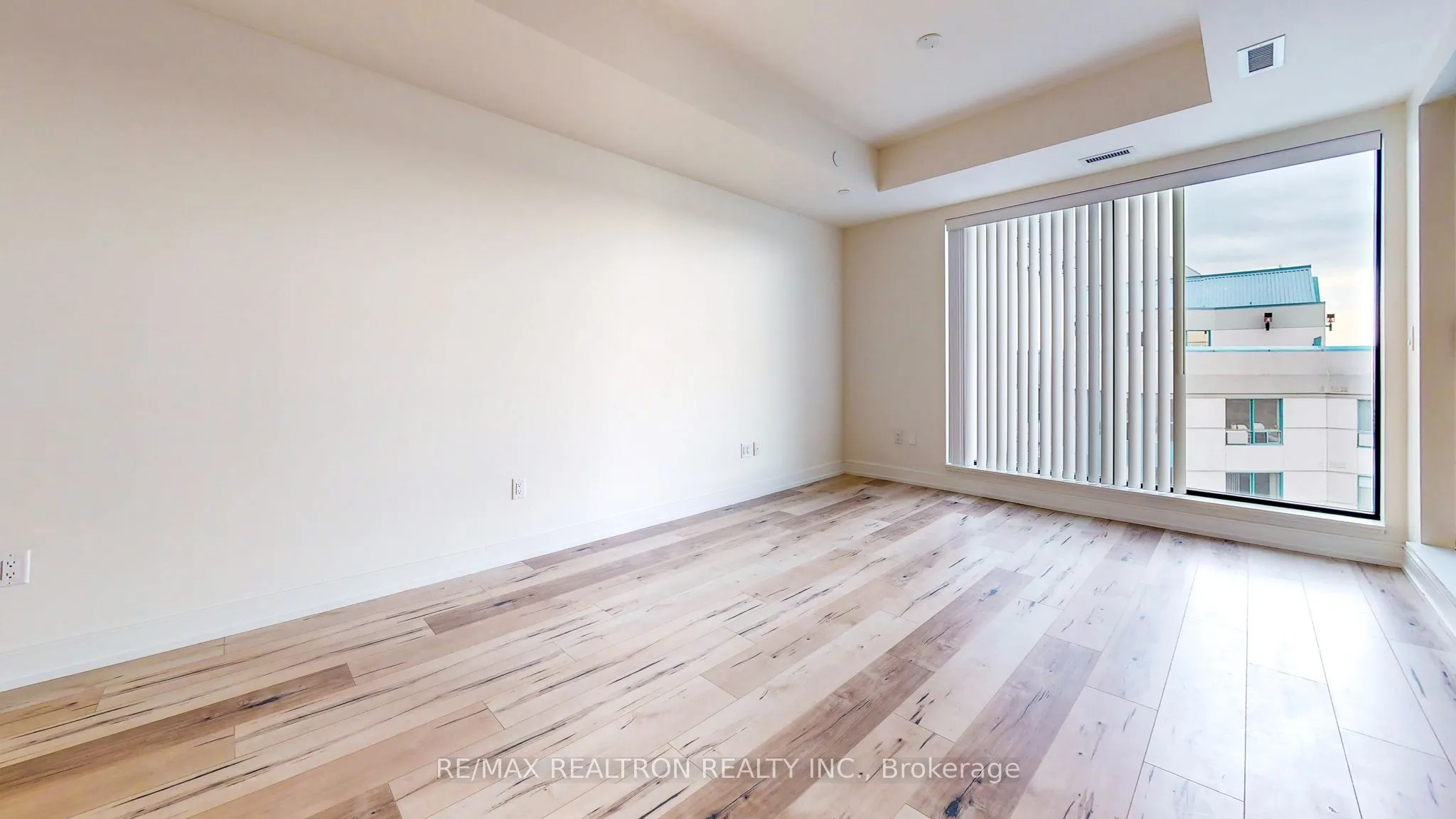 185 Dunlop Street E #813