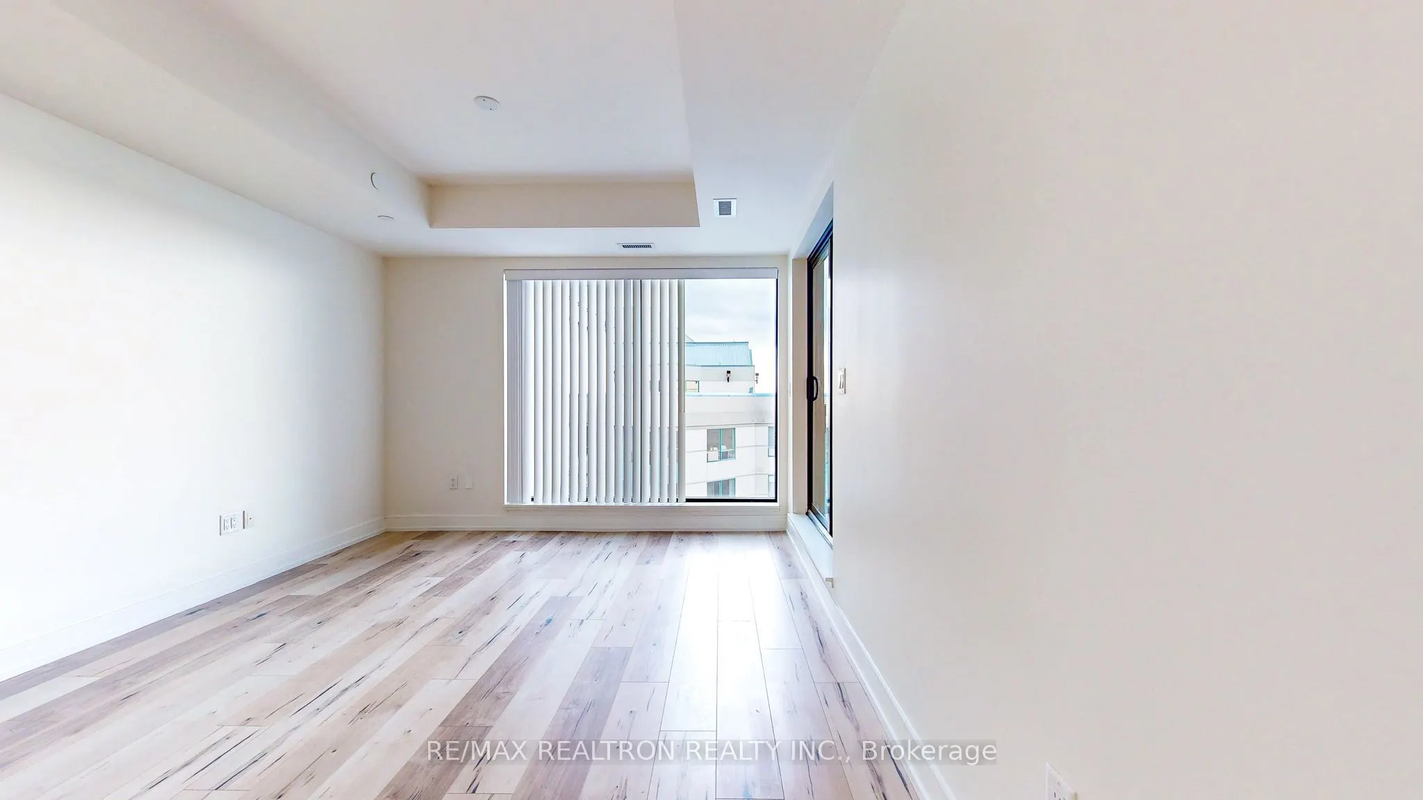185 Dunlop Street E #813