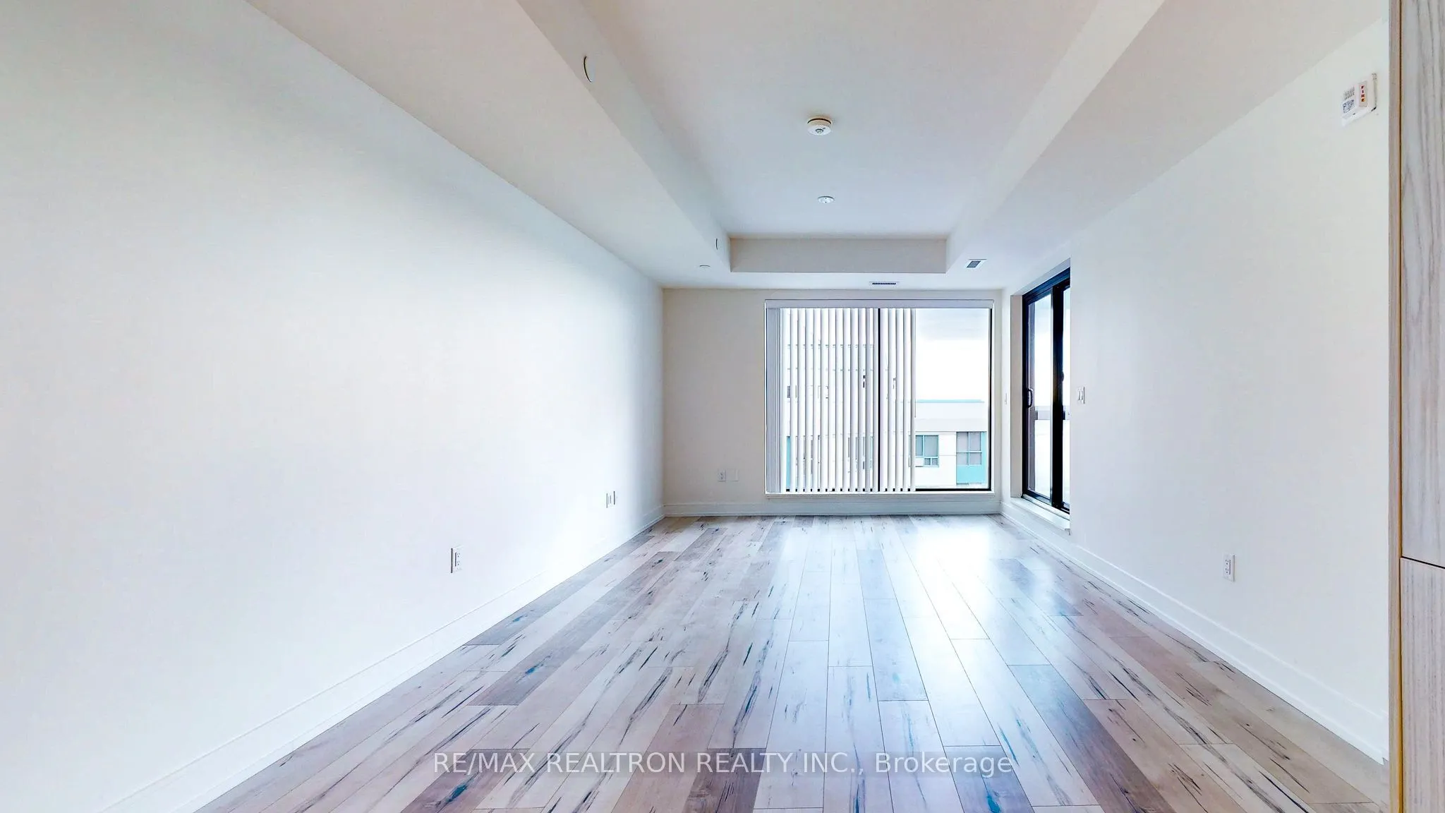 185 Dunlop Street E #813