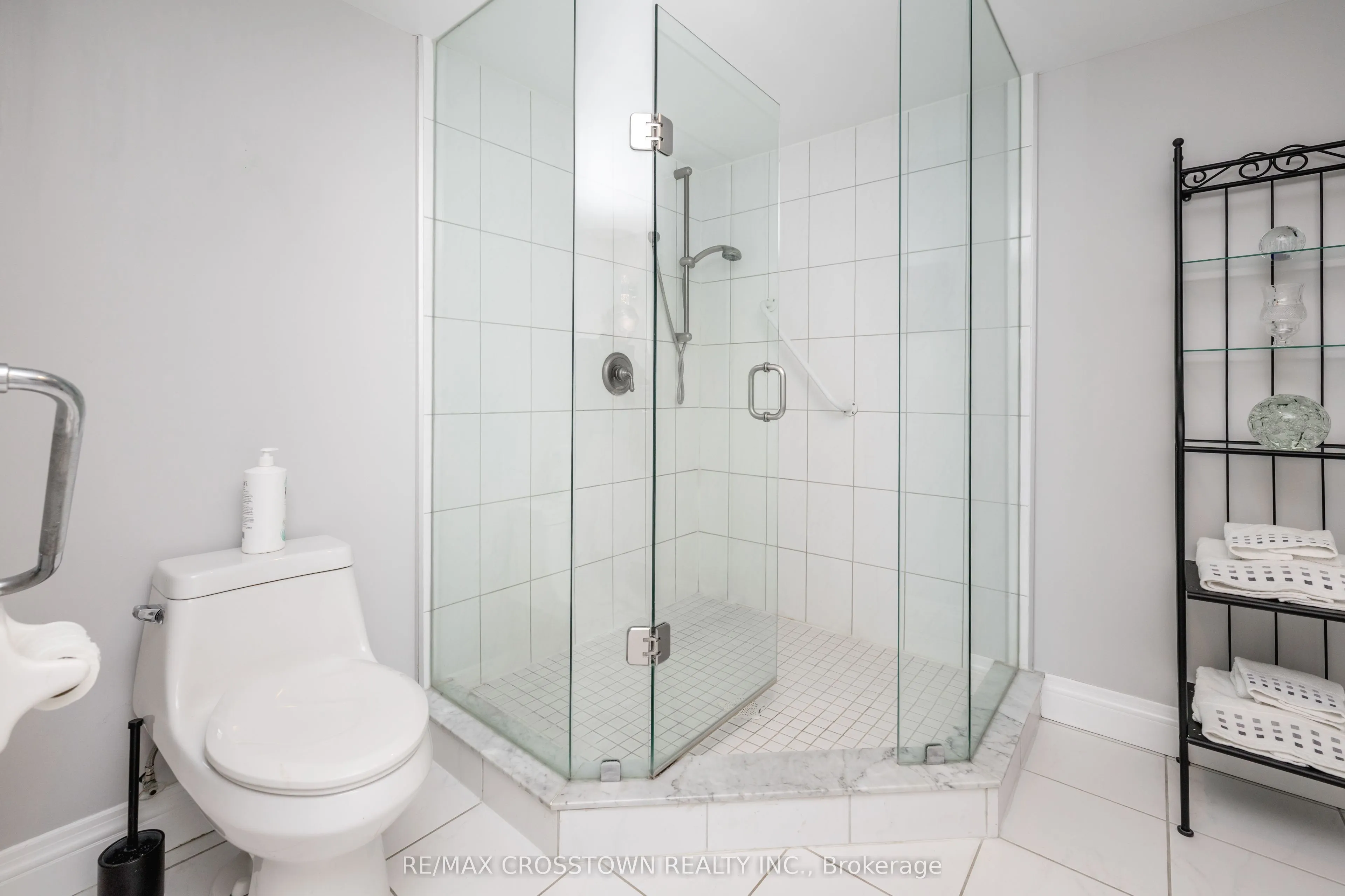 140 Dunlop Street E #1506