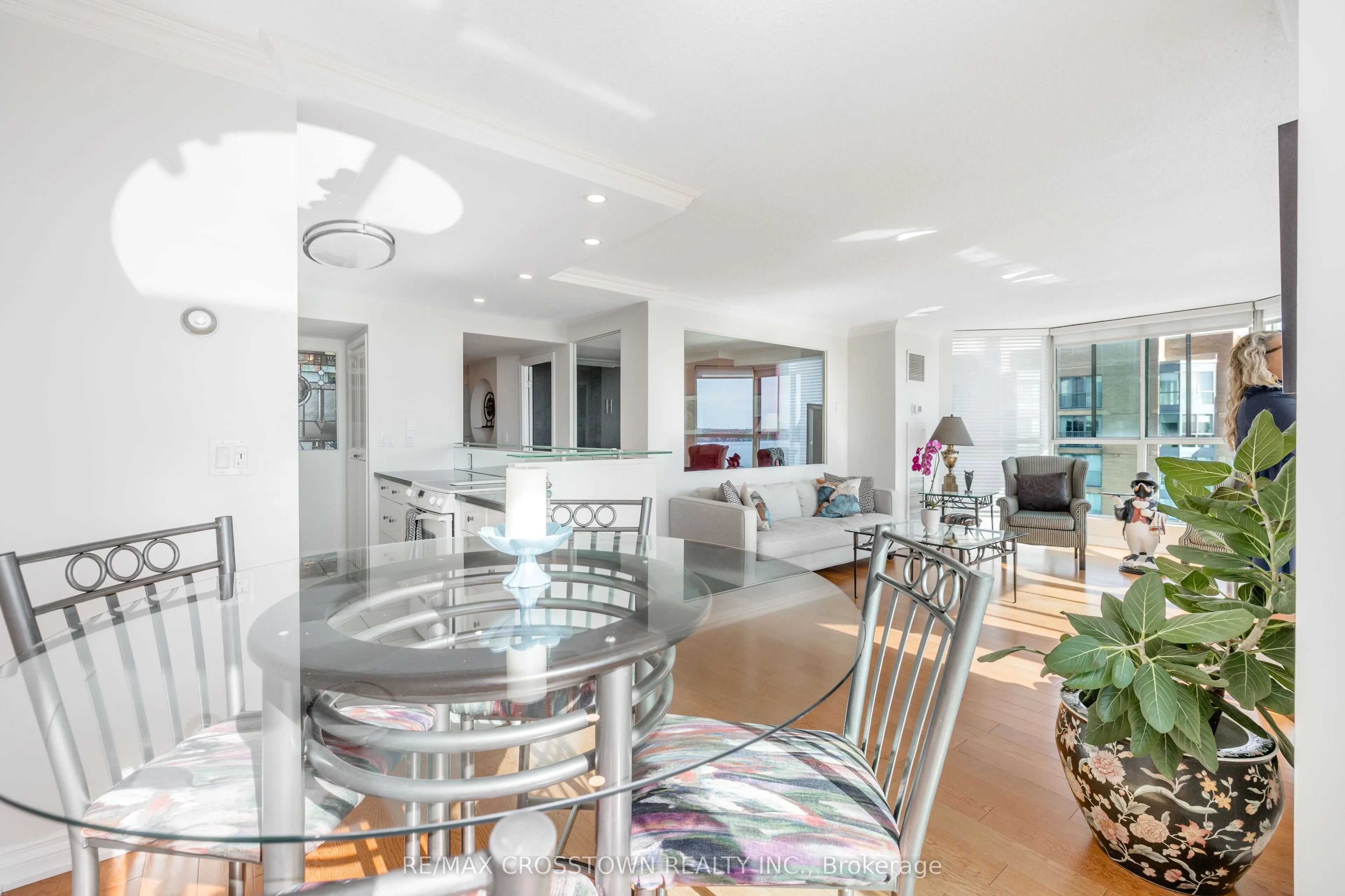 140 Dunlop Street E #1506