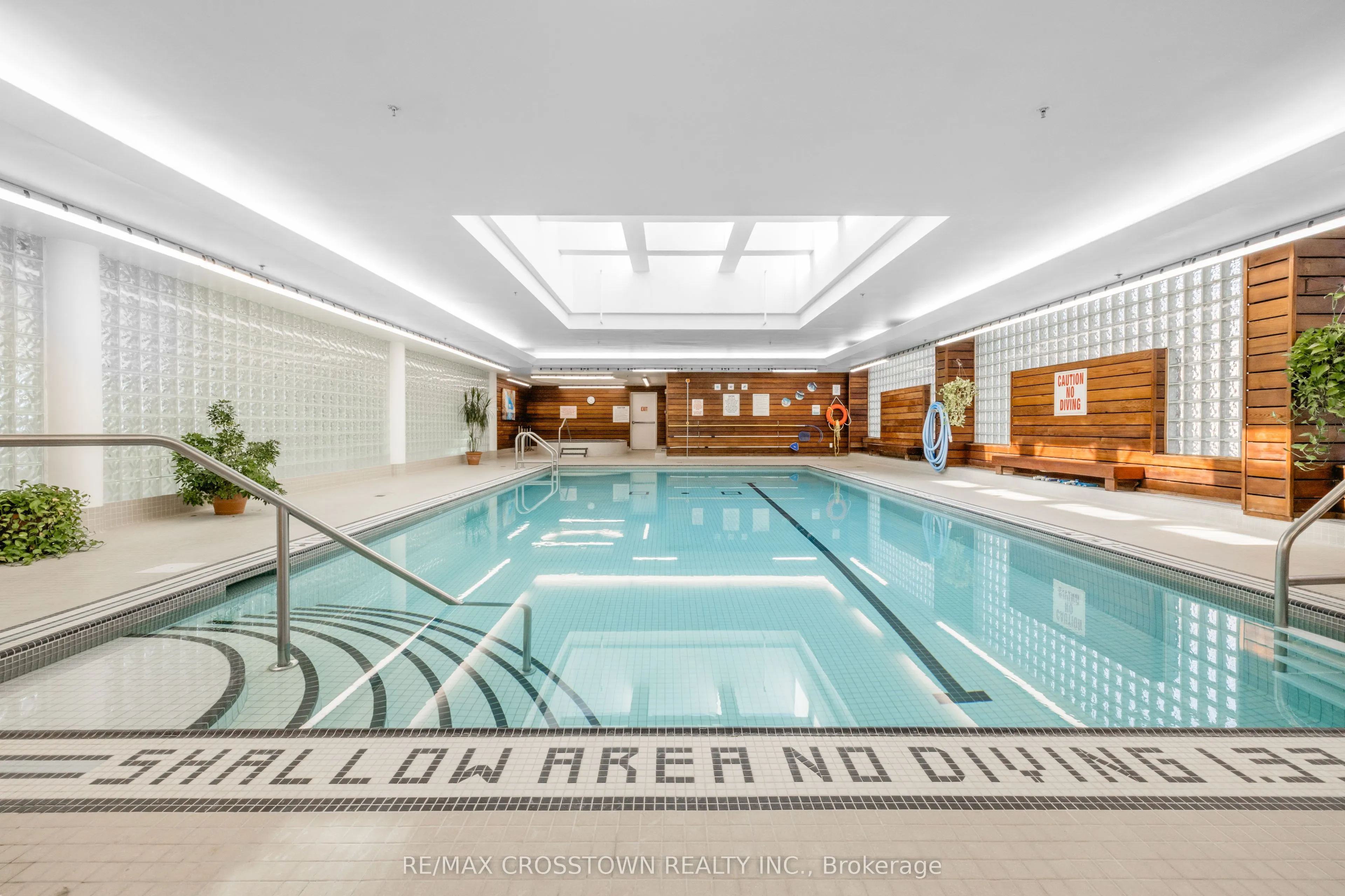 140 Dunlop Street E #1506