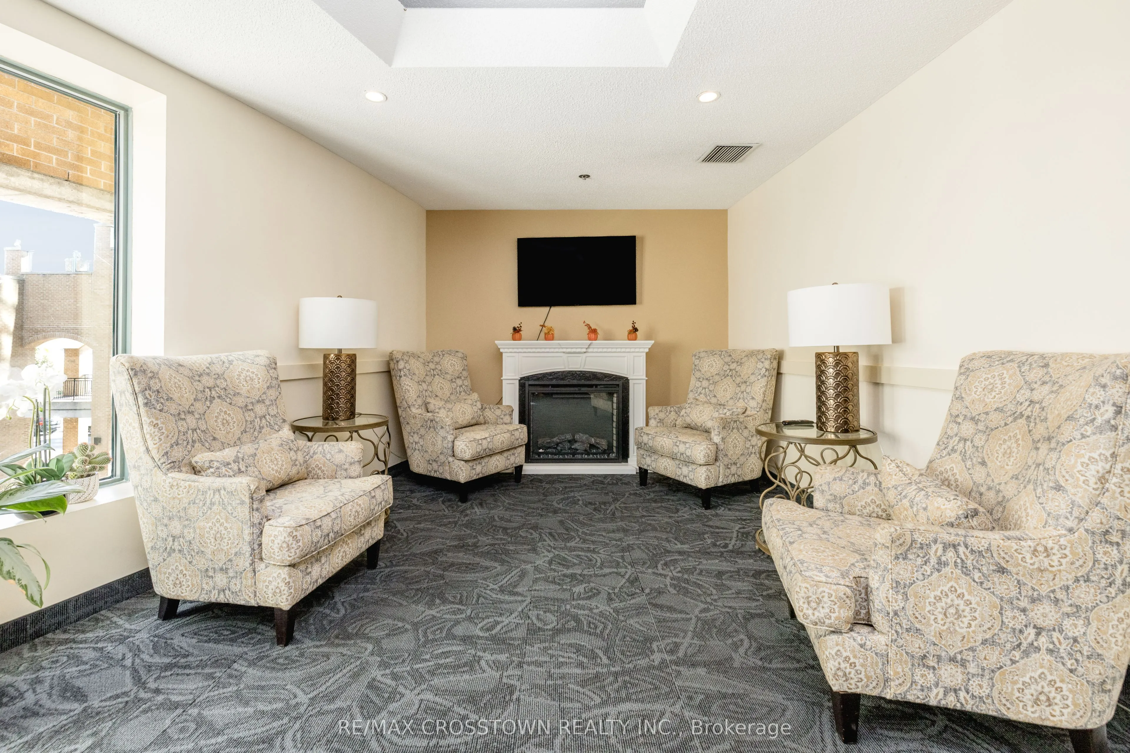 140 Dunlop Street E #1506
