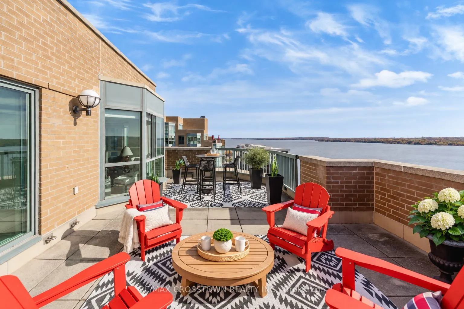 140 Dunlop Street E #1506