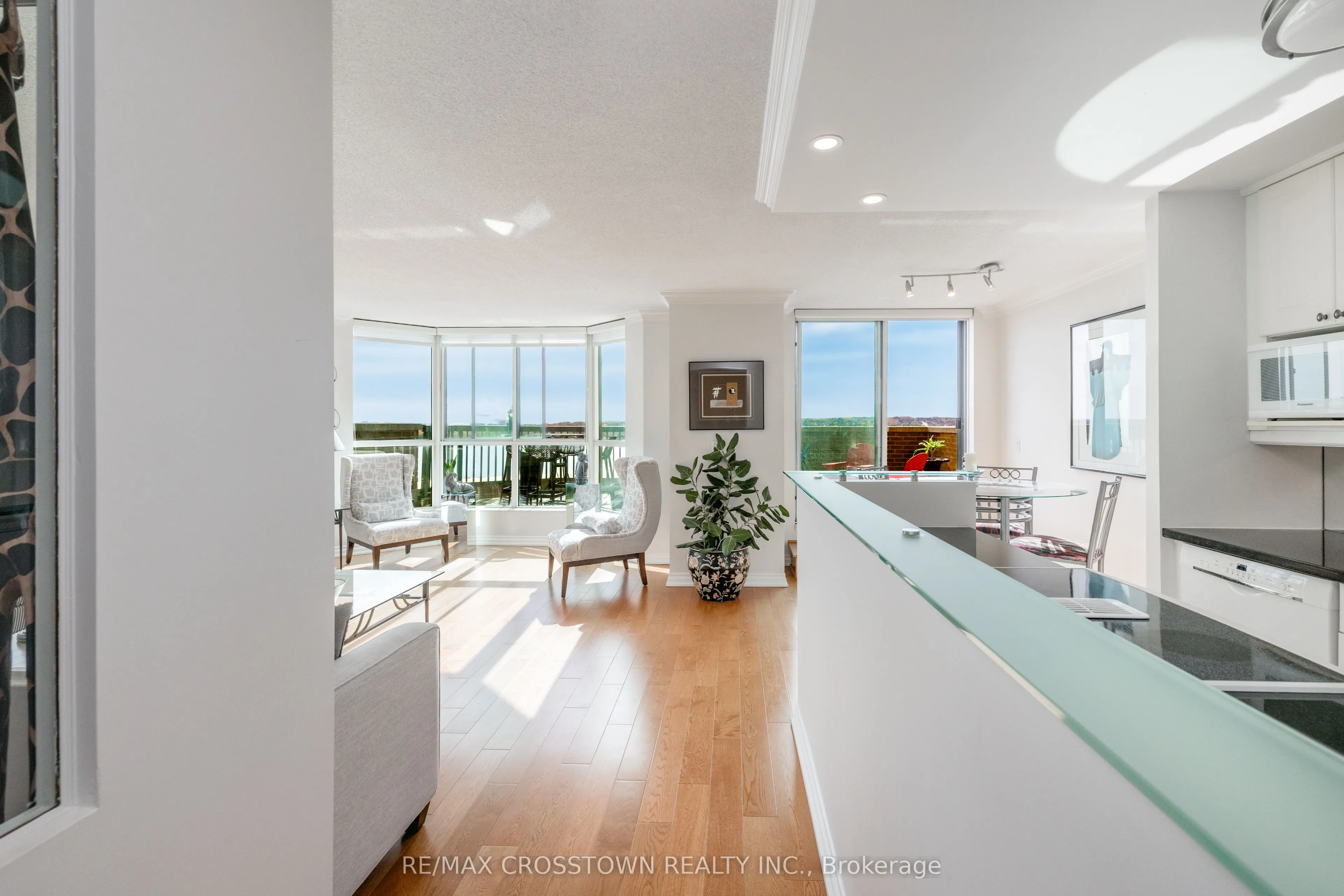 140 Dunlop Street E #1506