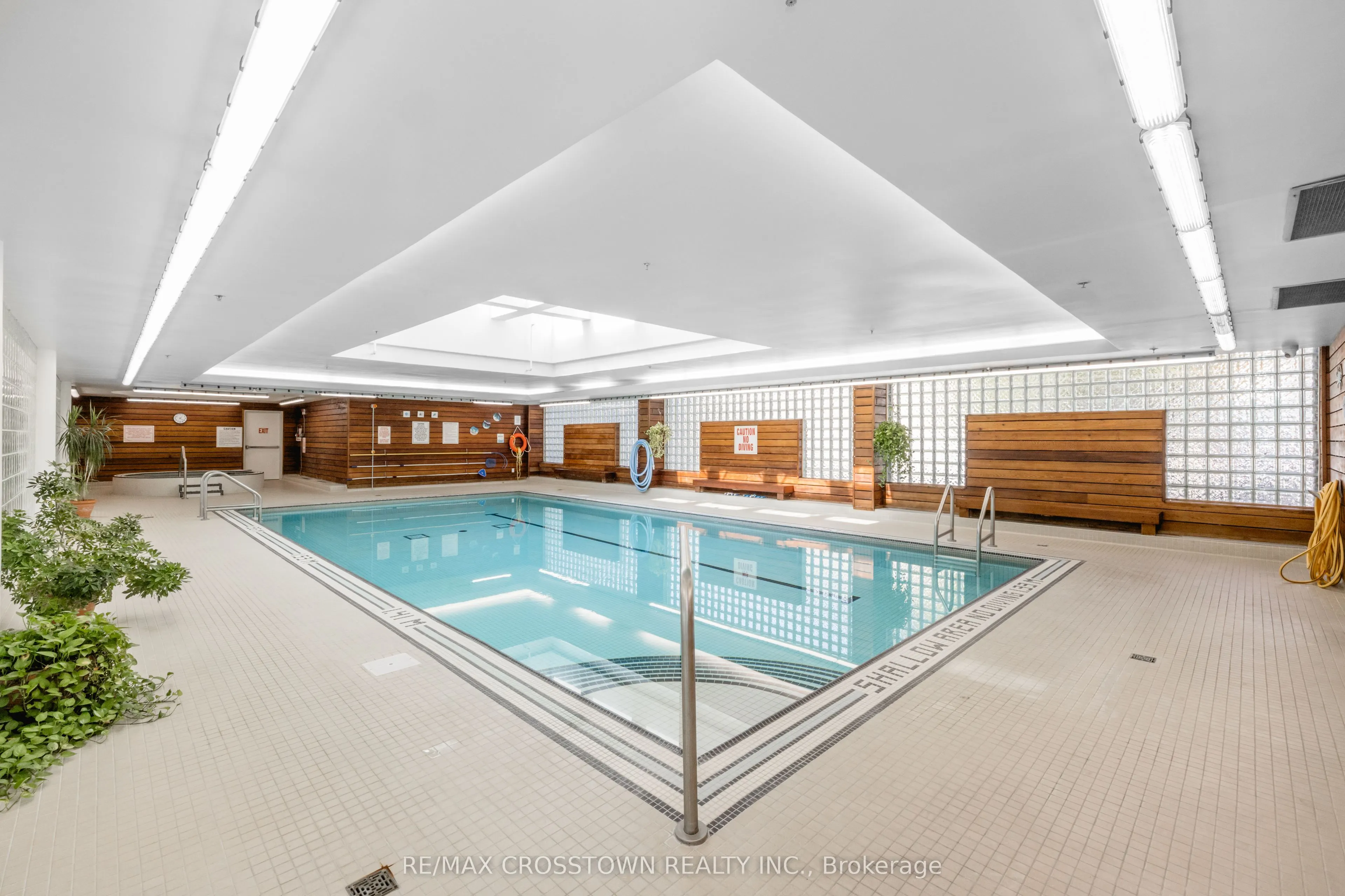 140 Dunlop Street E #1506