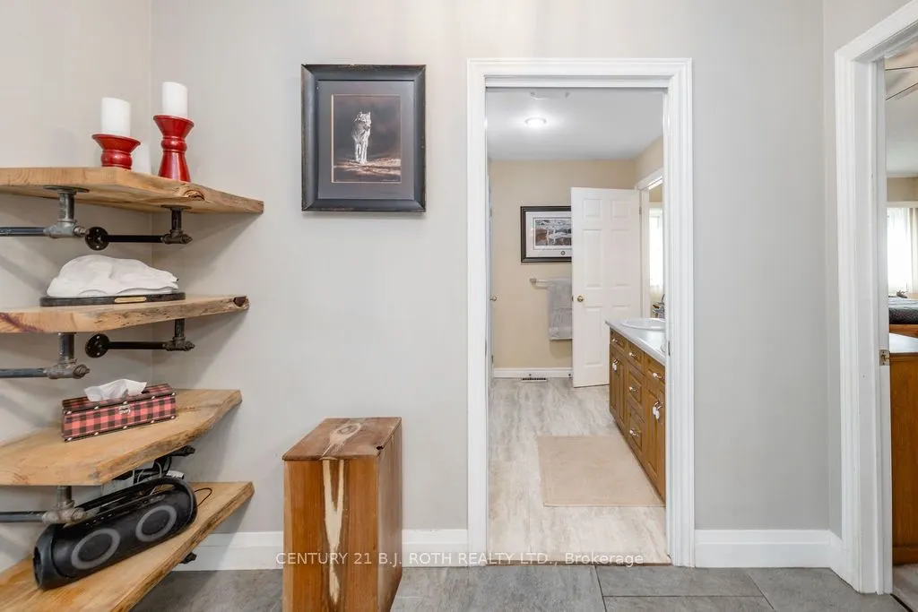 1909 Mcleod Drive