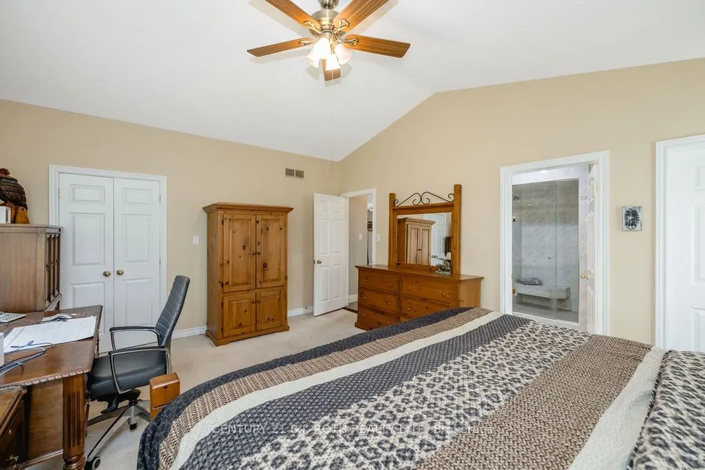 1909 Mcleod Drive