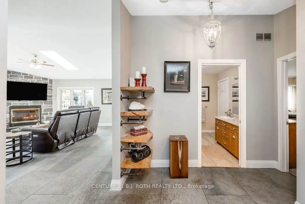 1909 Mcleod Drive