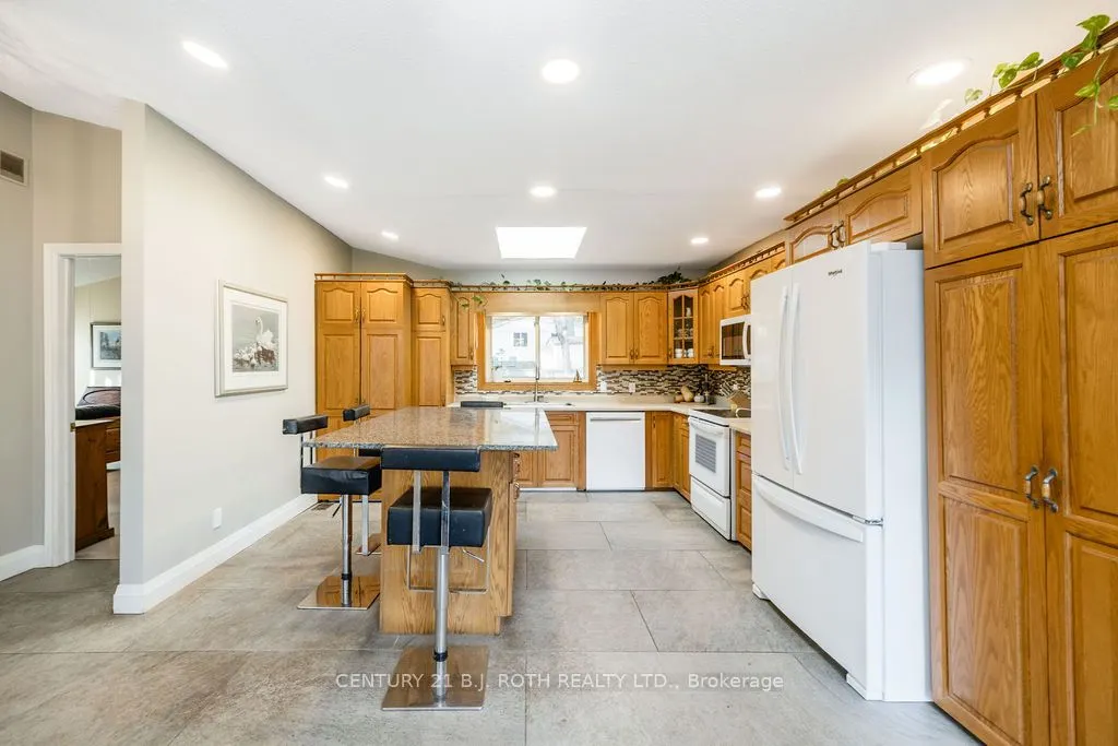1909 Mcleod Drive