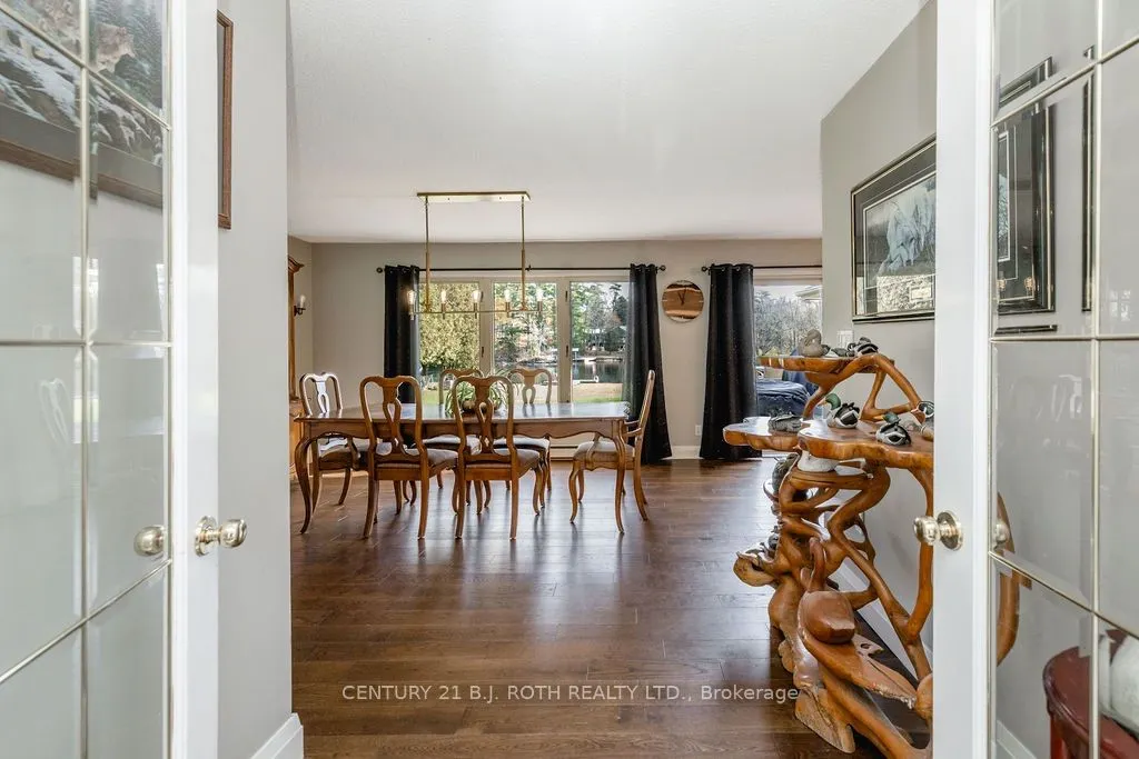 1909 Mcleod Drive