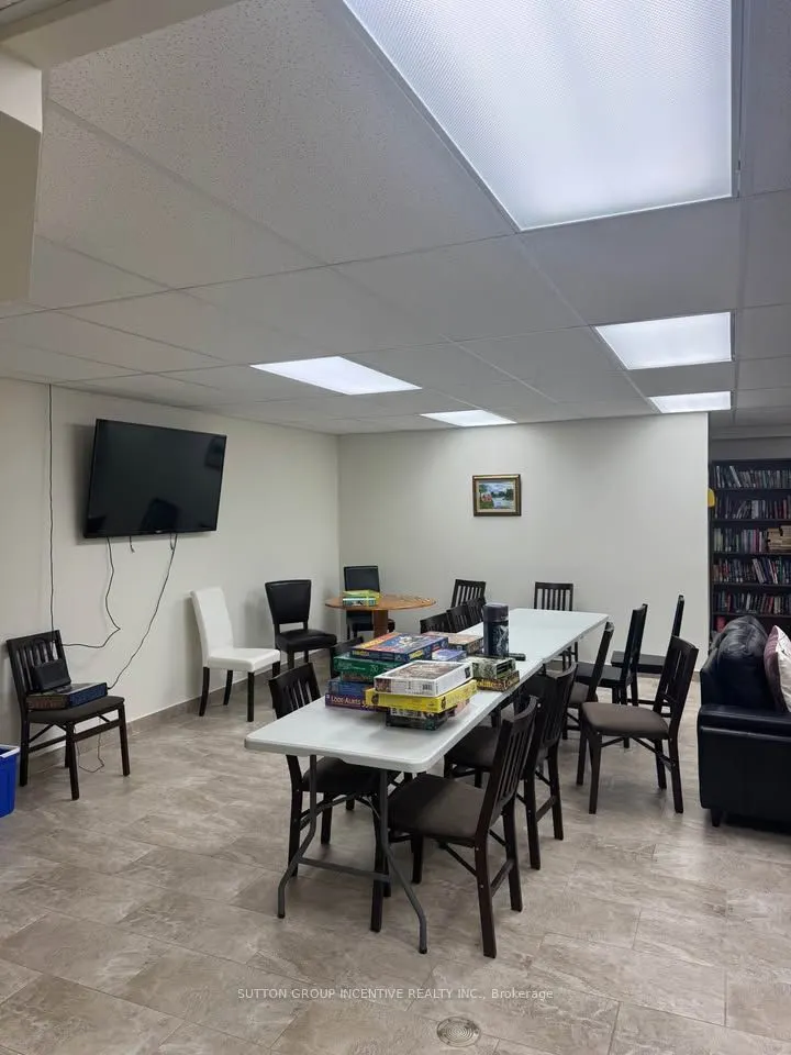 496 Yonge Street #204