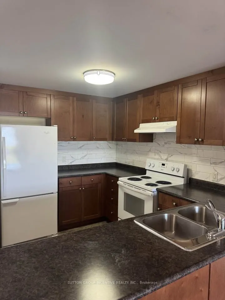 496 Yonge Street #405