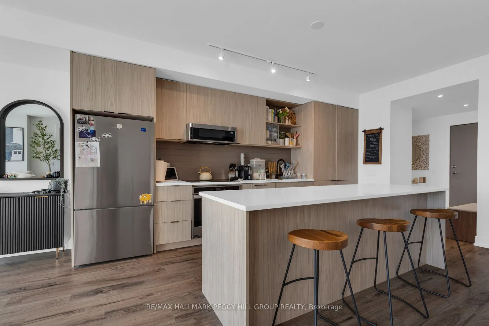 185 Dunlop Street E #702