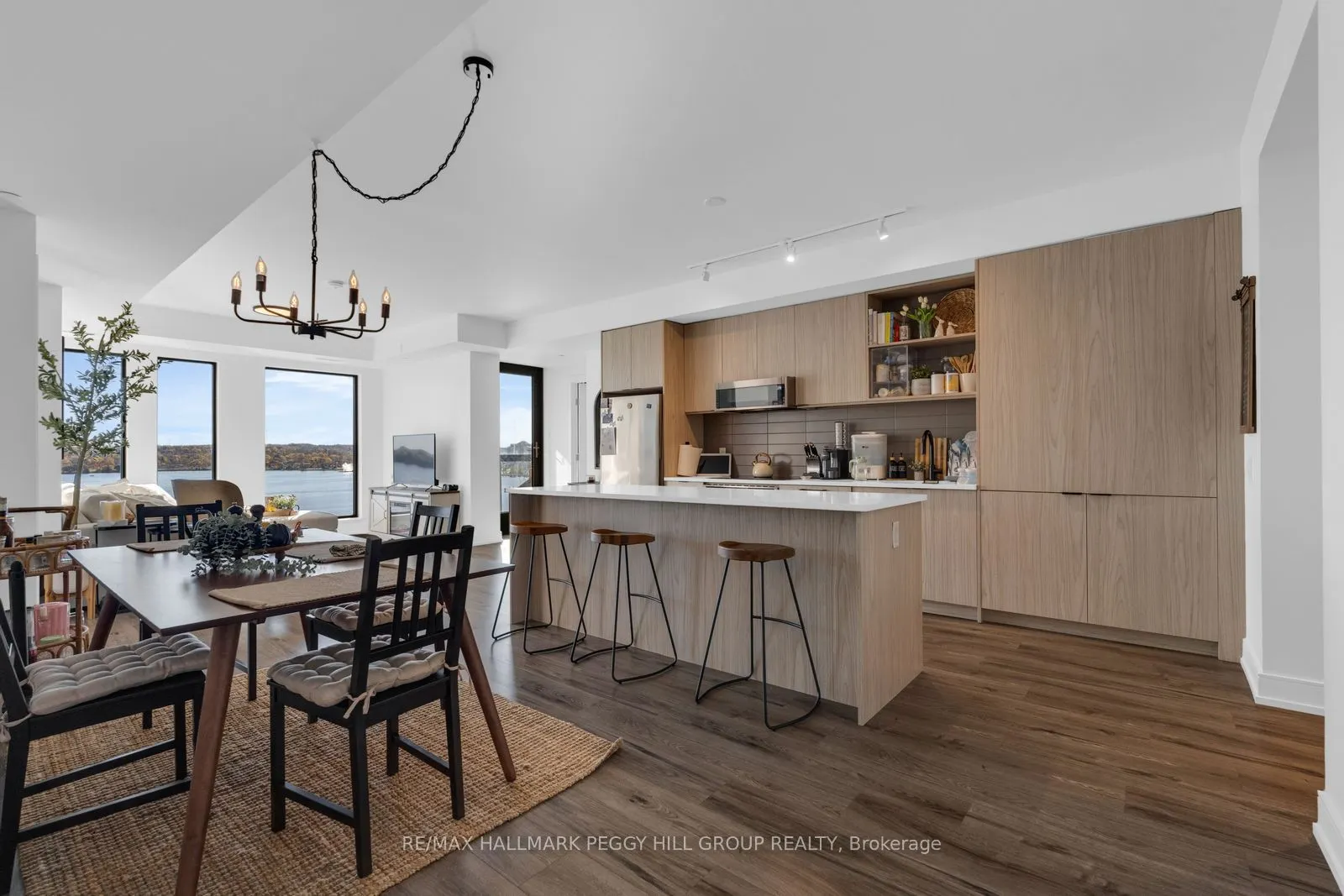 185 Dunlop Street E #702