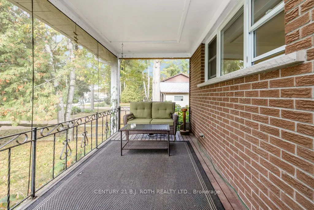 61 Ward Avenue