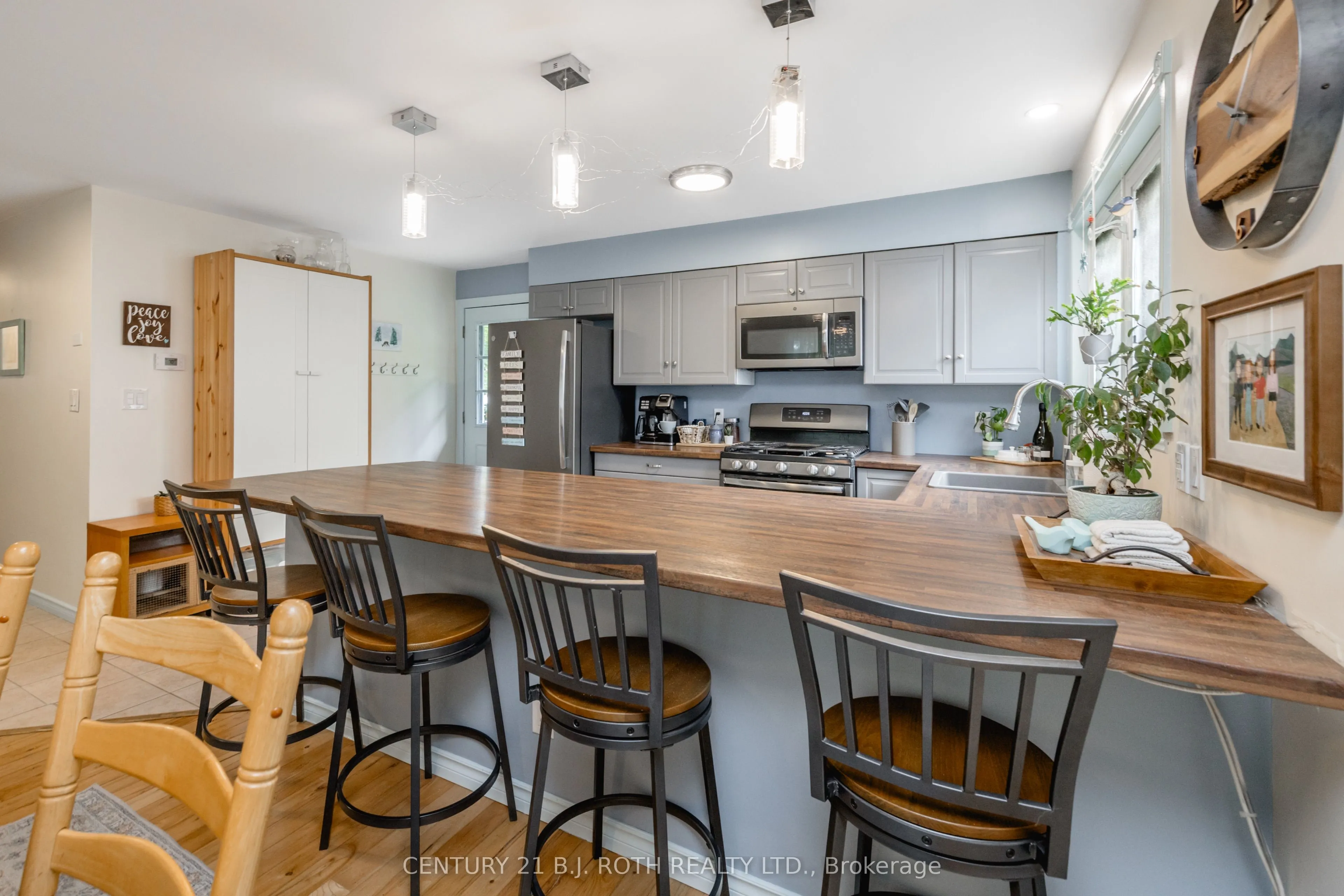 61 Ward Avenue