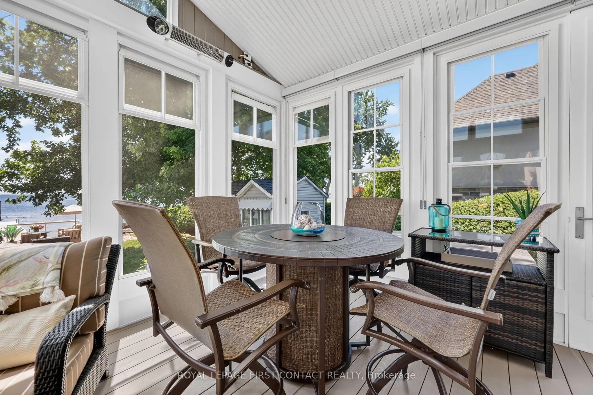 167 Lakeshore Road W