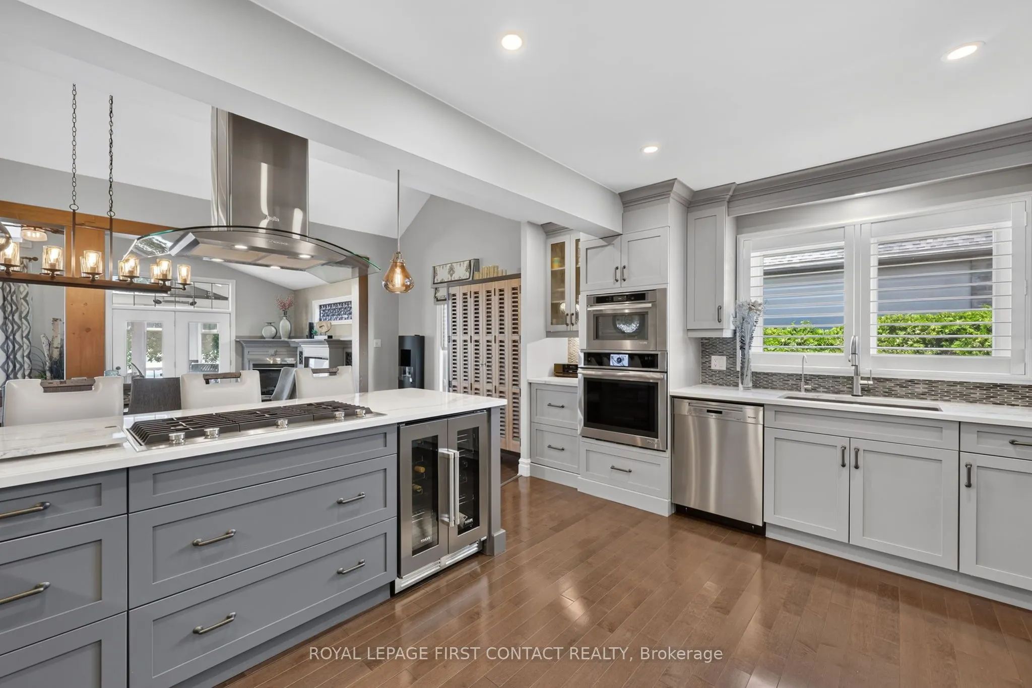 167 Lakeshore Road W