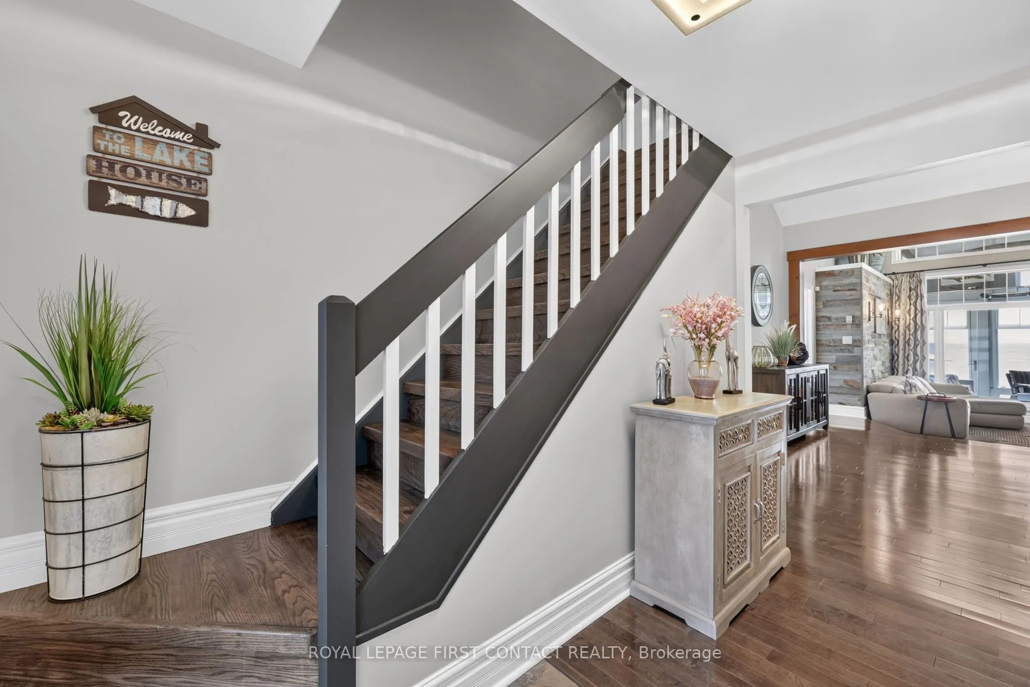 167 Lakeshore Road W