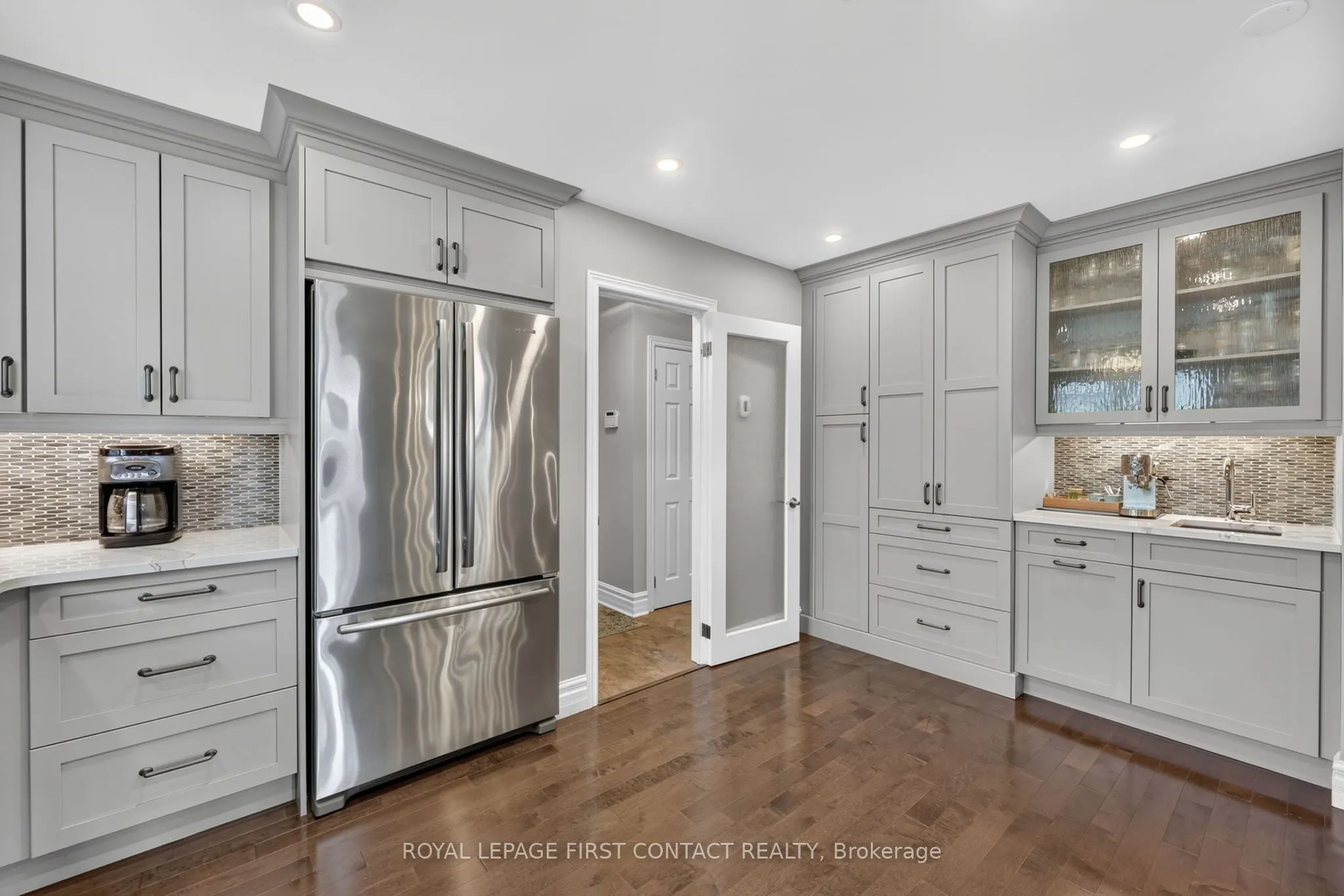167 Lakeshore Road W