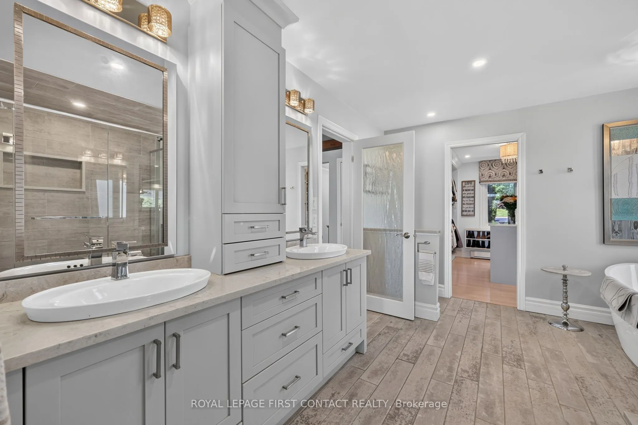 167 Lakeshore Road W