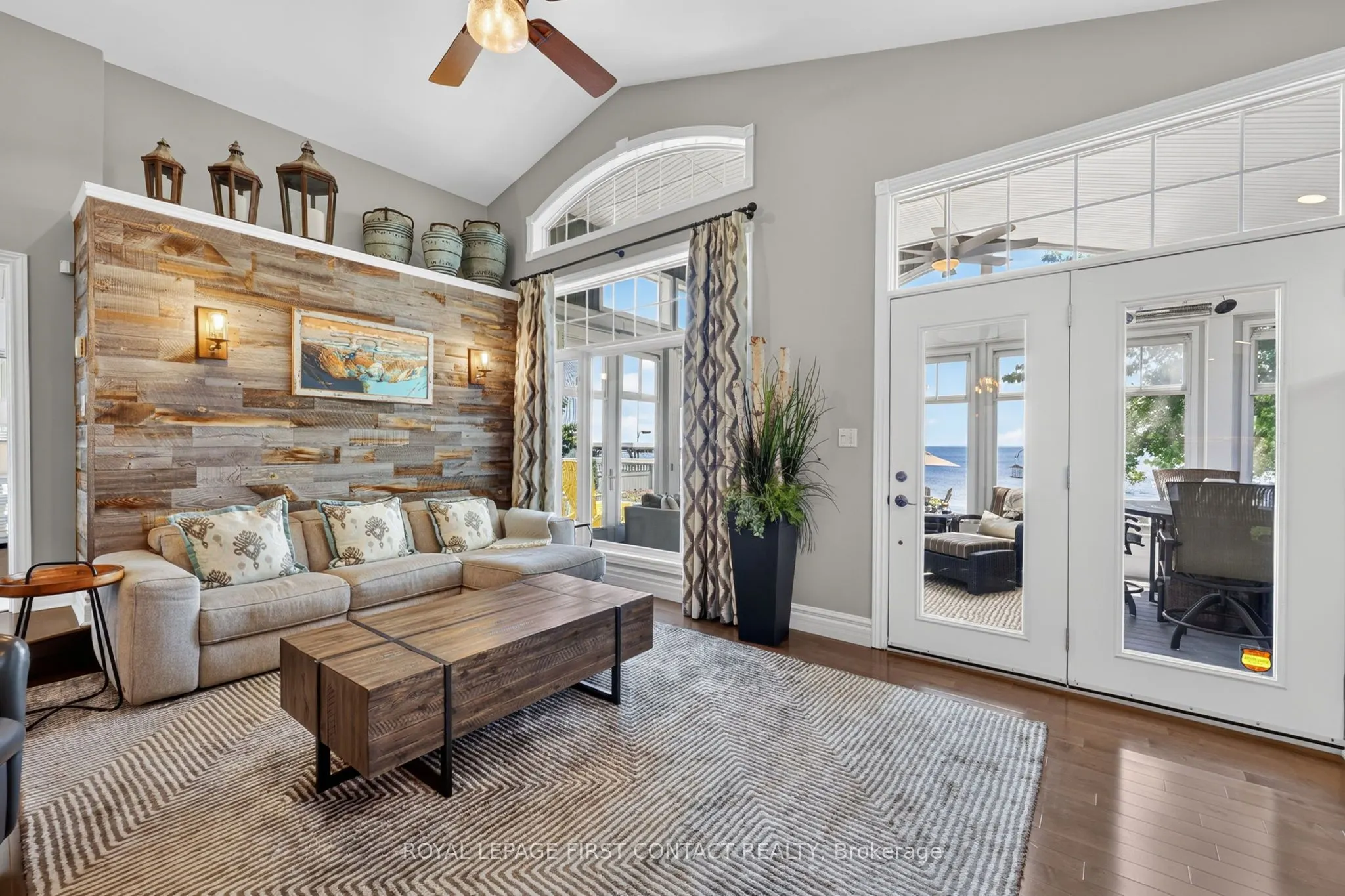167 Lakeshore Road W