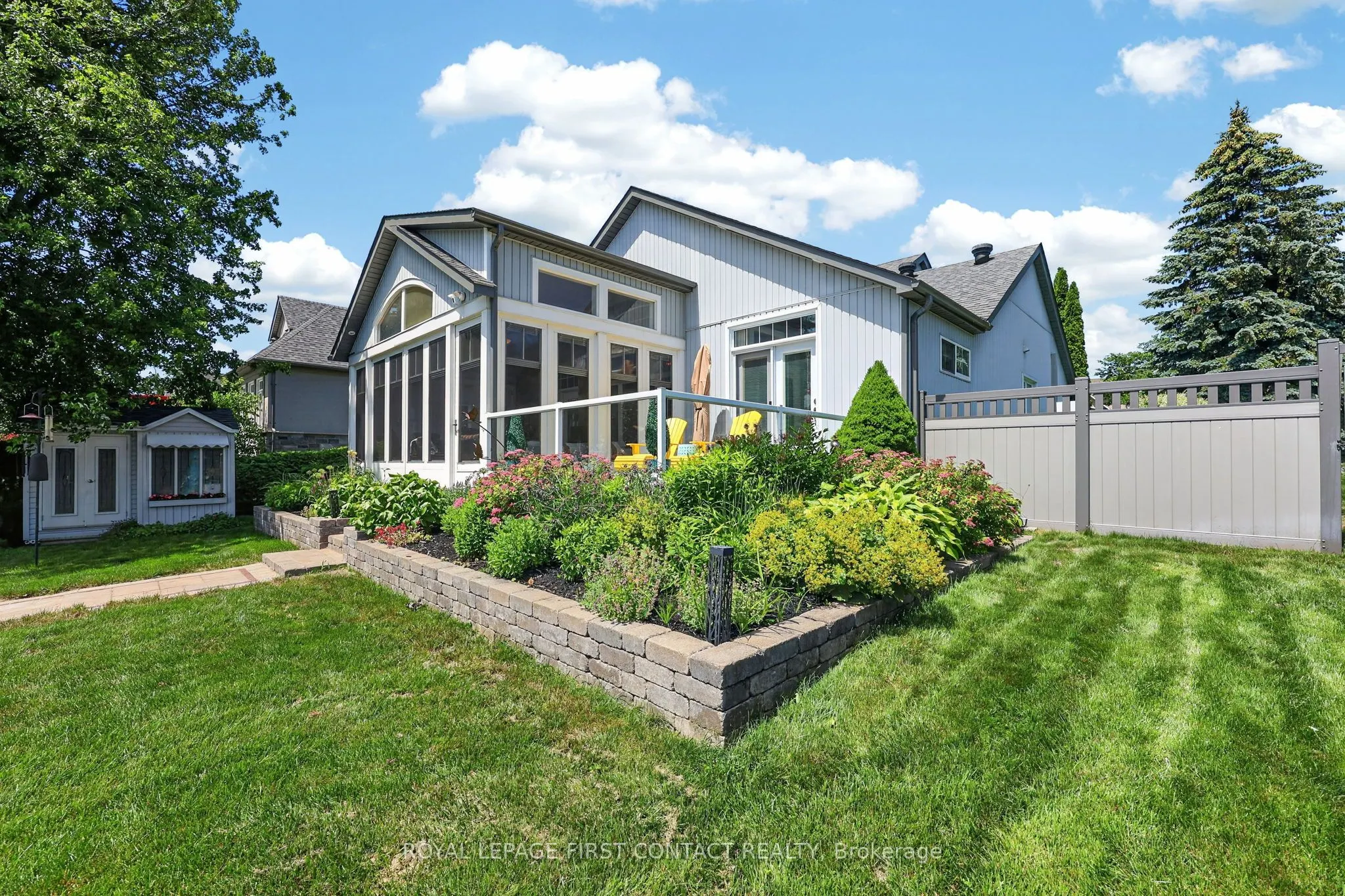 167 Lakeshore Road W