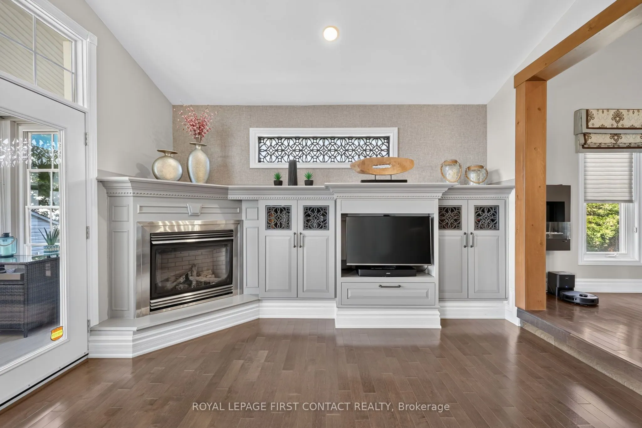 167 Lakeshore Road W